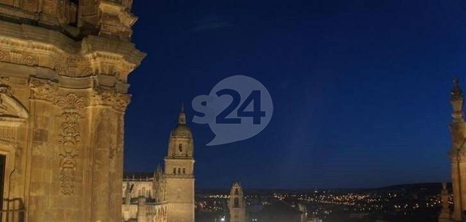 Éxito de las visitas nocturnas a las torres de Catedral y Clerecía durante las noches de verano