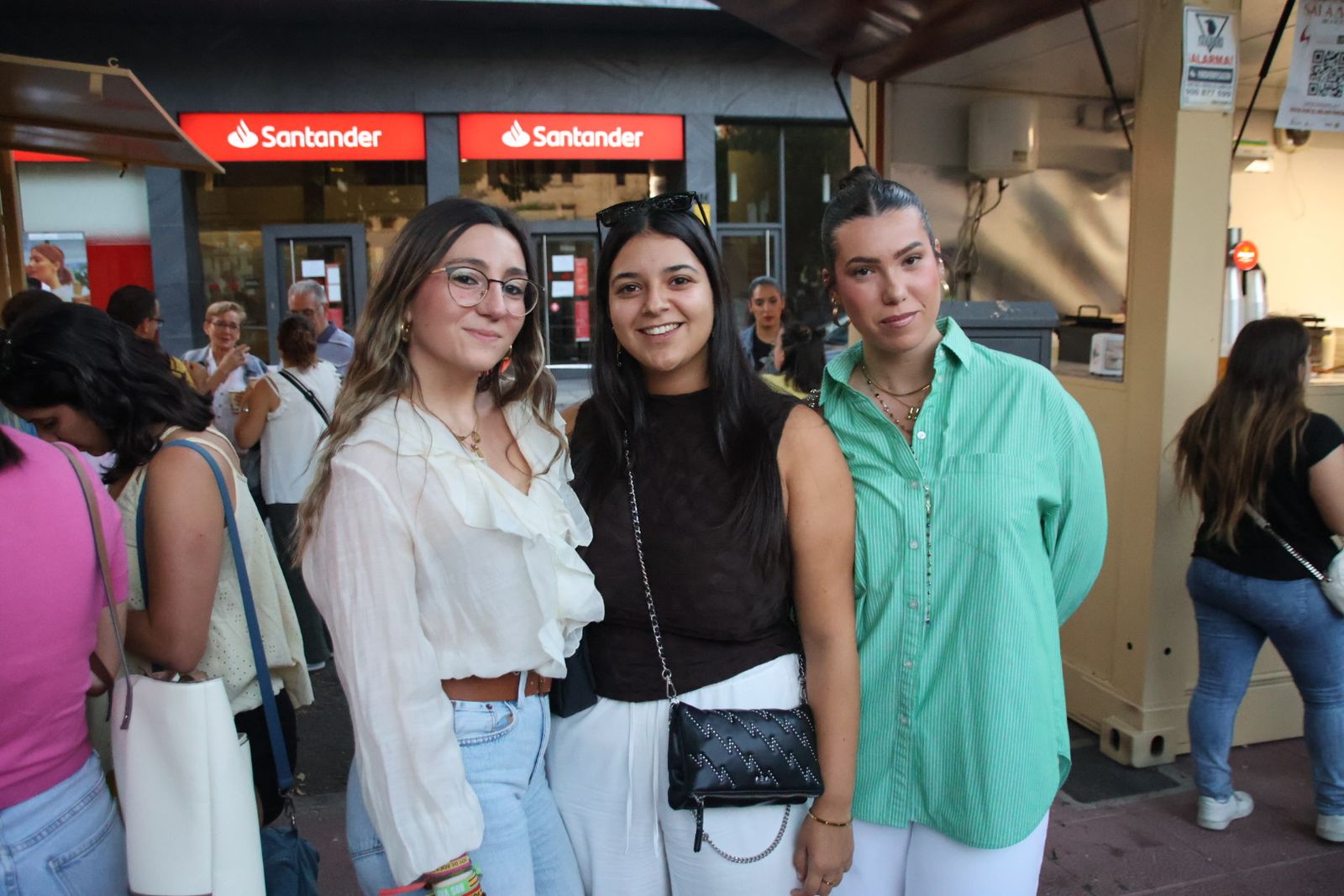 Ambiente de las casetas el  jueves por la tarde noche