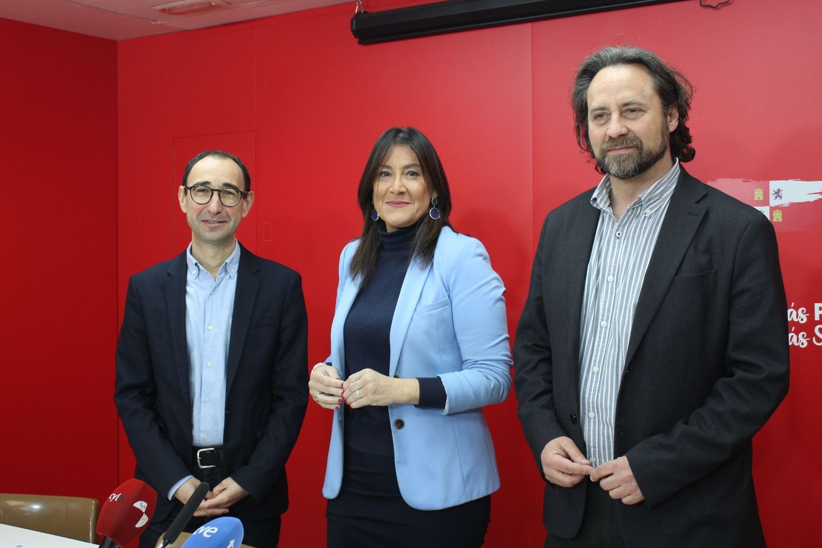 David Serrada, Ana Sánchez y Antonio Cámara momentos antes de la rueda de prensa donde han pedido explicaciones por el caso Béjar