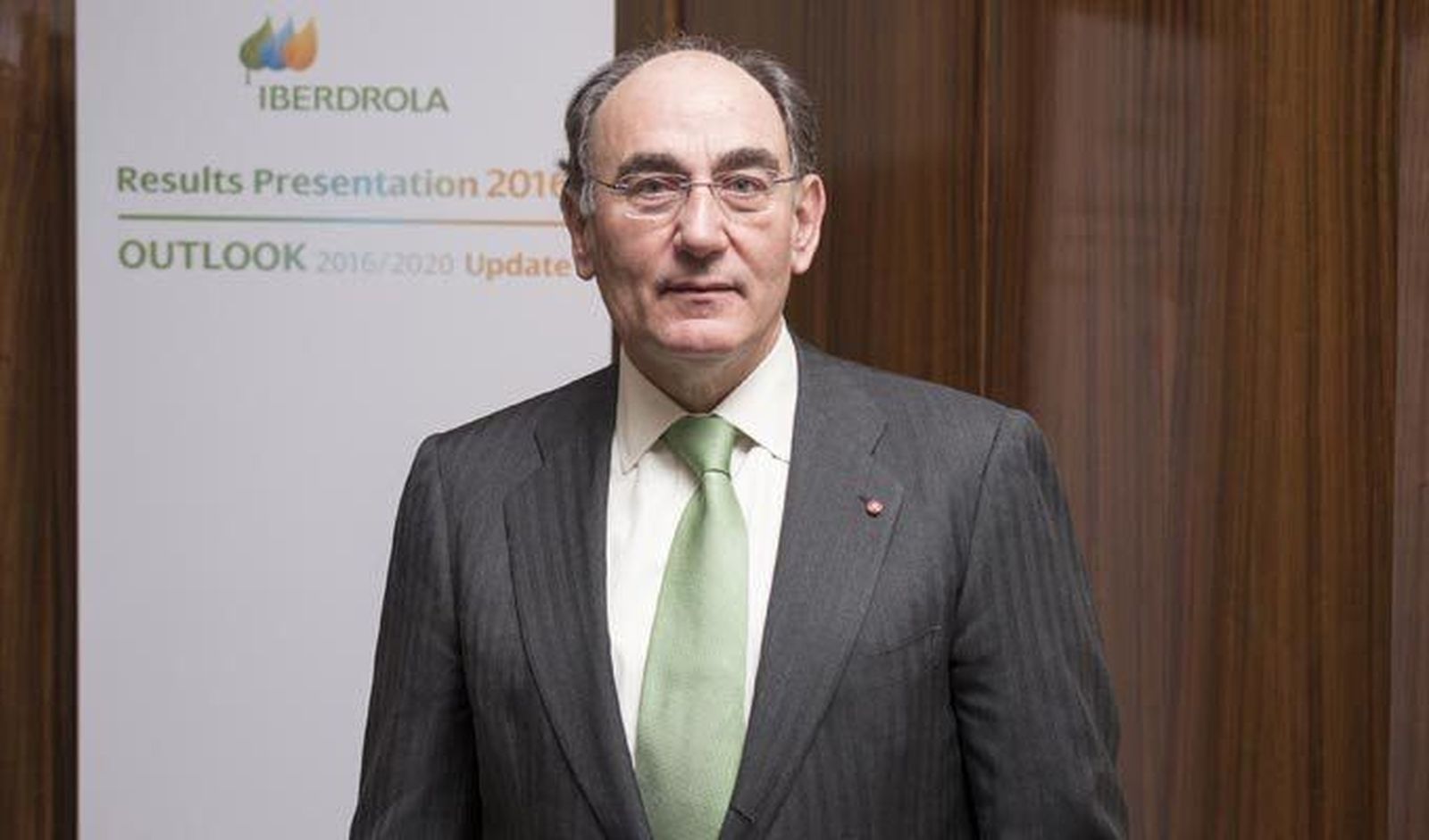Iberdrola invierte 4.264 millones de euros e incorpora a 2.638 personas en 2016