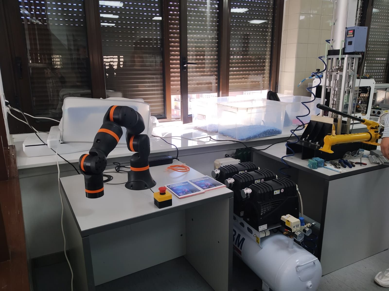 inauguracion-de-los-laboratorios-de-reindustrializacion-de-la-escuela-tecnica-superior-de-ingenieria-industrial-de-bejar-3