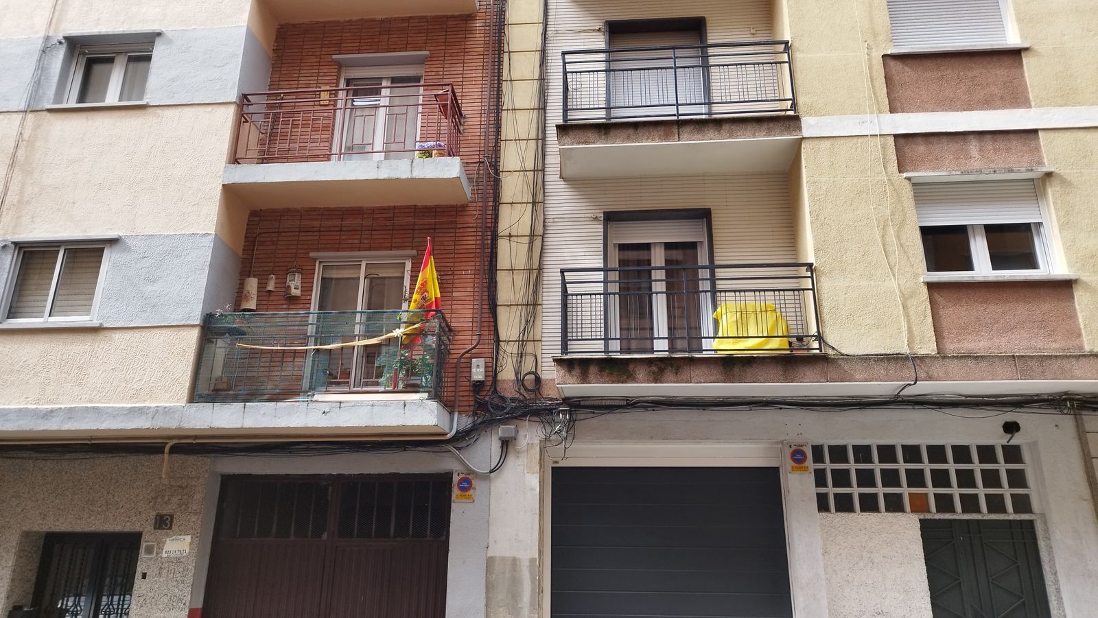 Cableado en la calle Pérez Herrasti