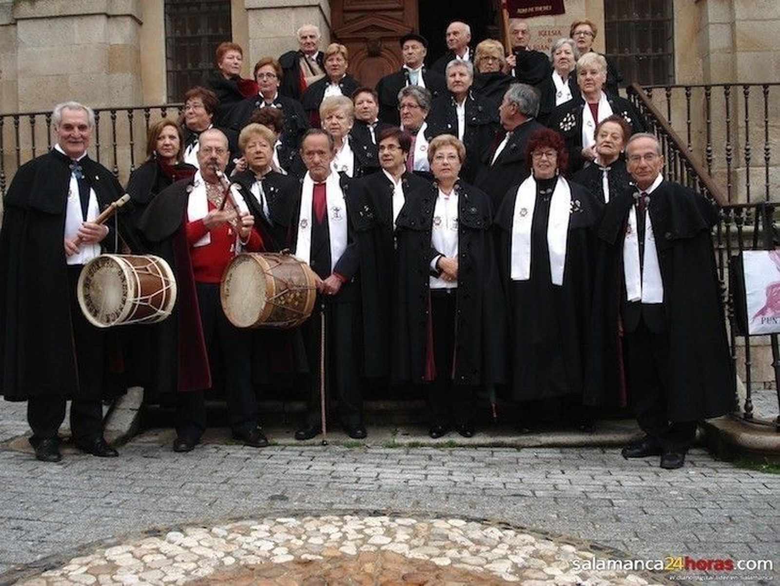 Los Amigos de la Capa se reunieron por décimo año para festejar su patrón
