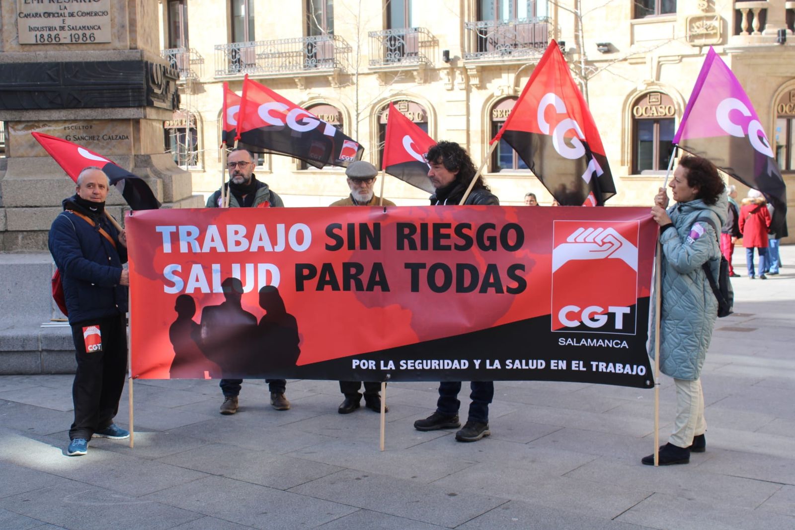 Concentración reivindicativa muerte laboral en Peñaranda (12)