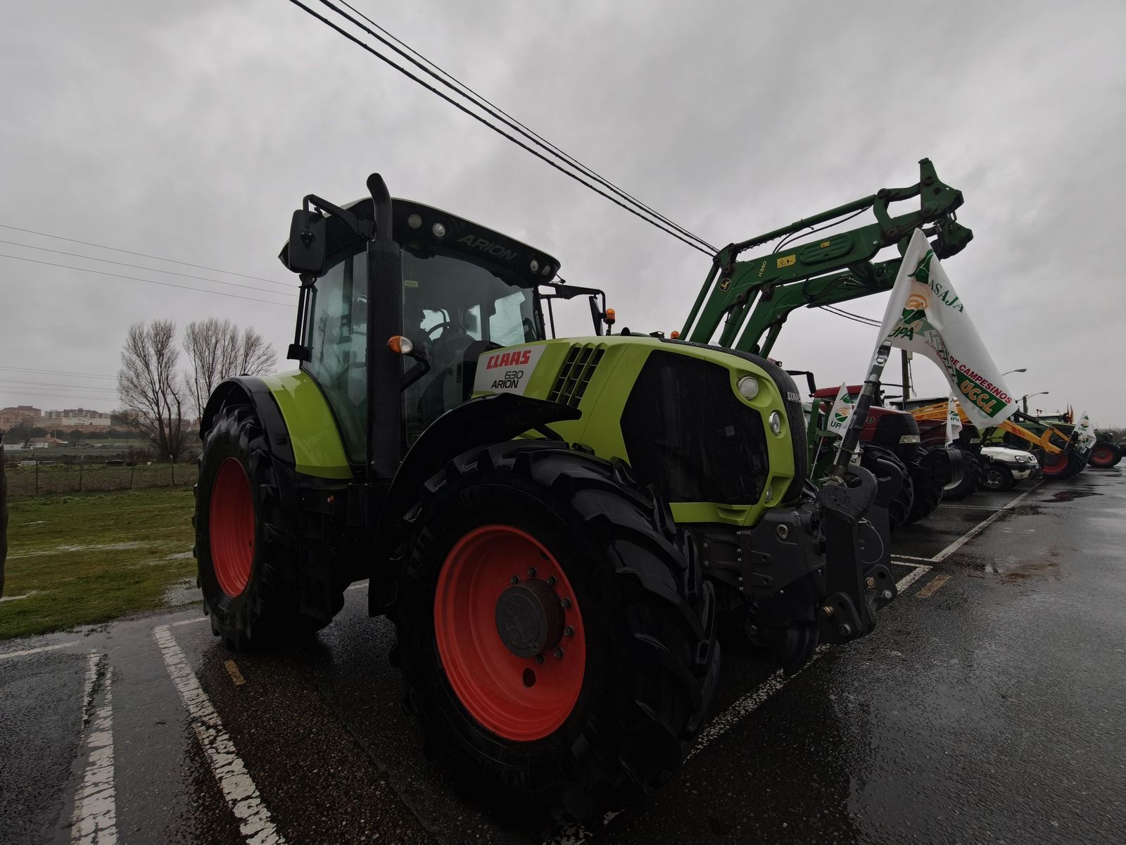 En imágenes la marcha con tractores y vehículos de campo en Salamanca en protesta contra Mercosur