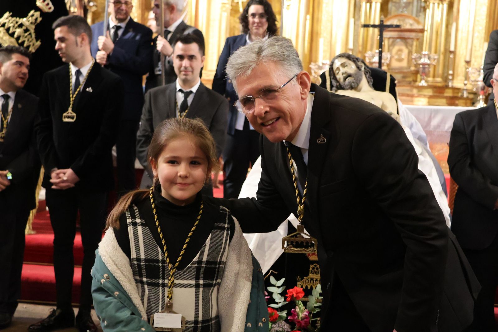 Entrada de nuevos hermanos del Santo Entierro (1).JPG