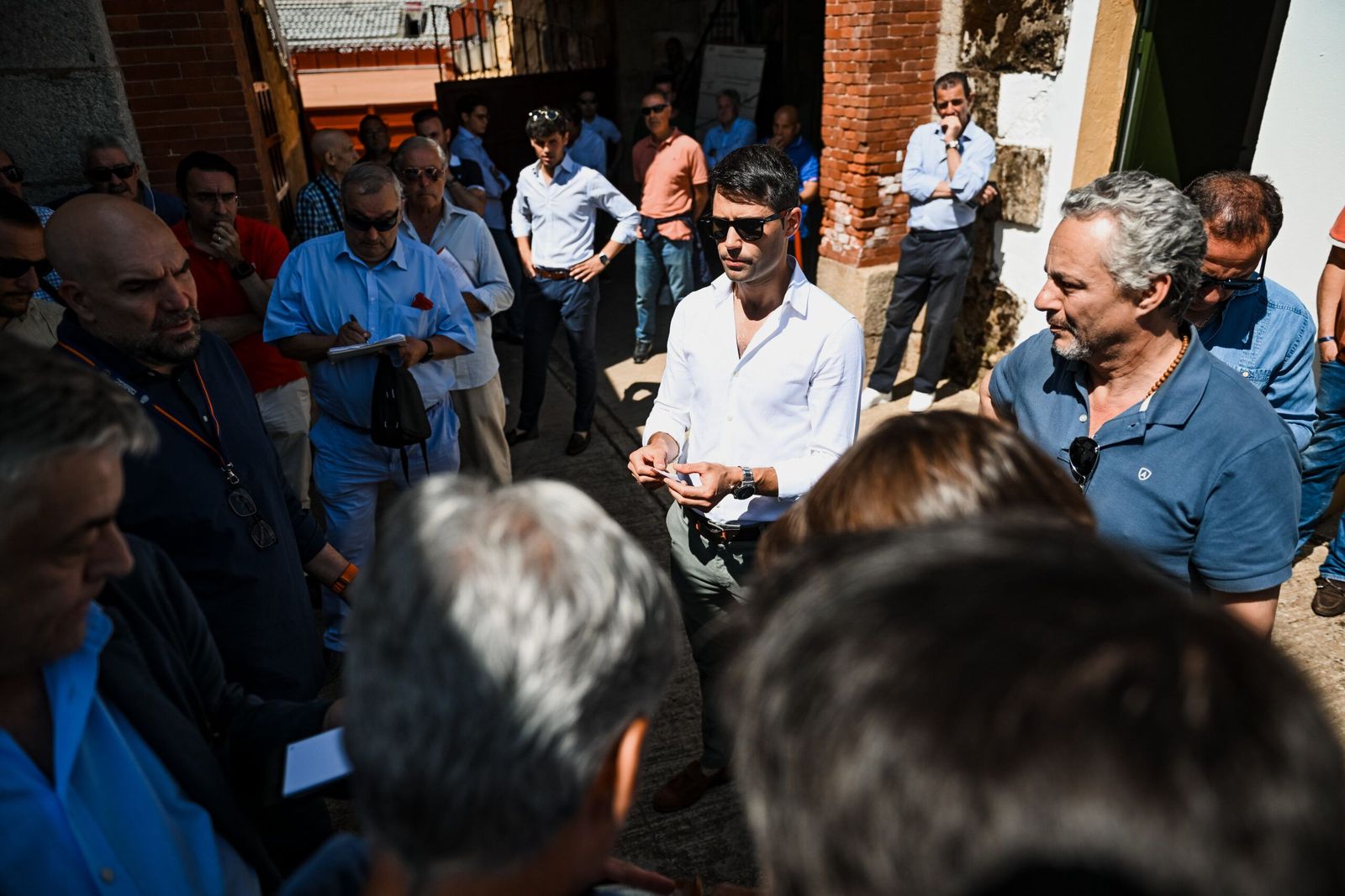 sorteo-de-los-toros-para-el-mano-a-mano-entre-morante-de-la-puebla-y-marco-perez-en-salamanca-fotos-bmf-toros-1