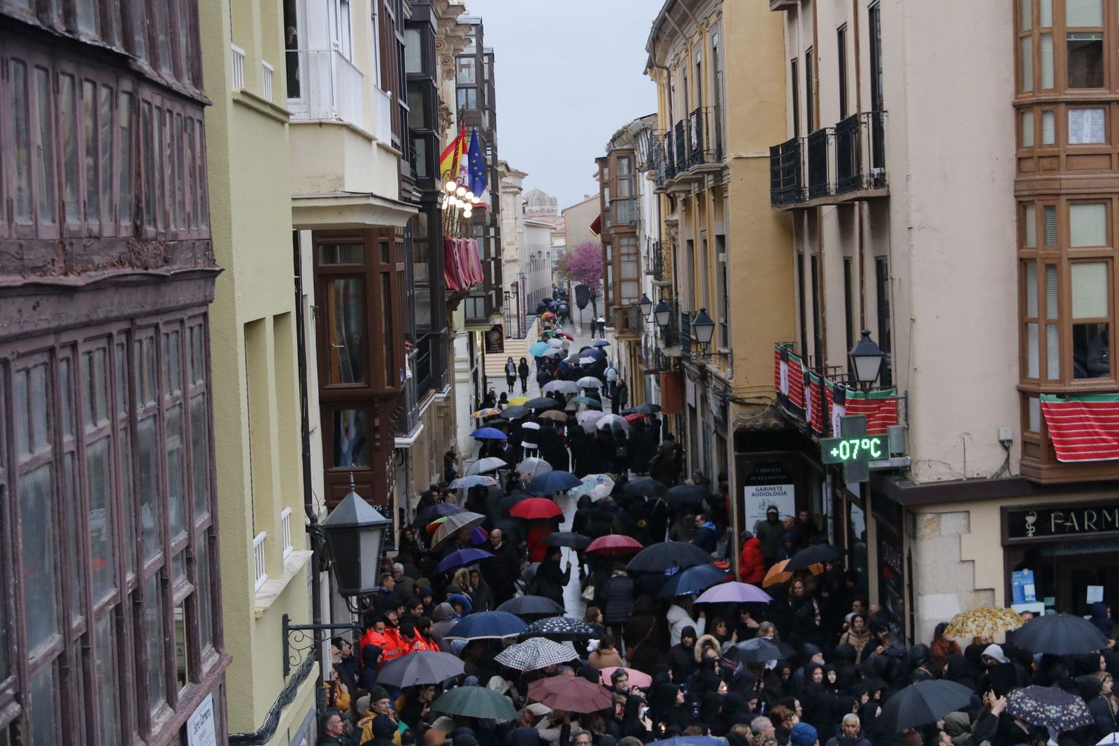 suspension-de-la-procesion-de-la-virgen-de-la-soledad-58