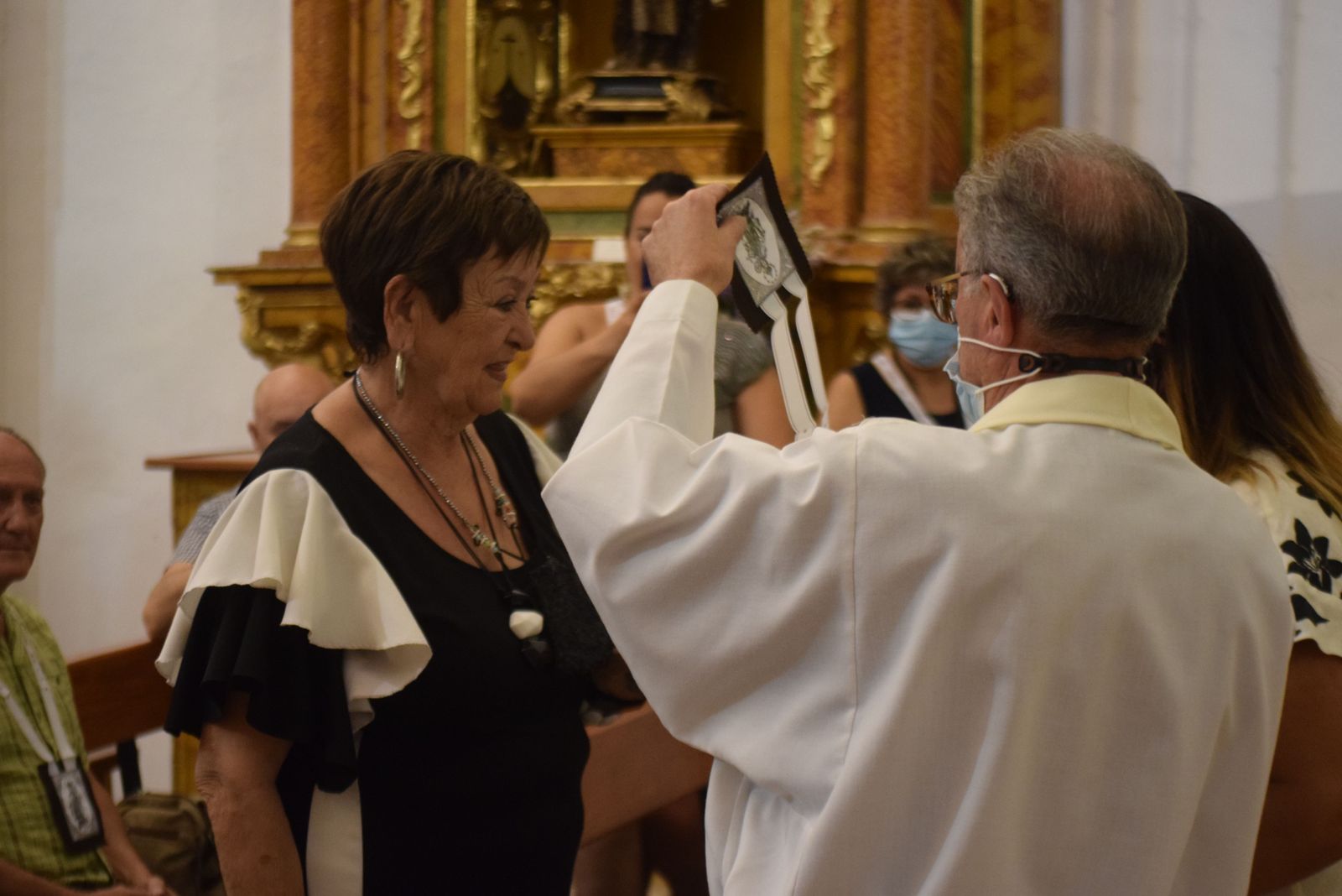 imposicion-de-escapularios-de-la-virgen-del-carmen-22