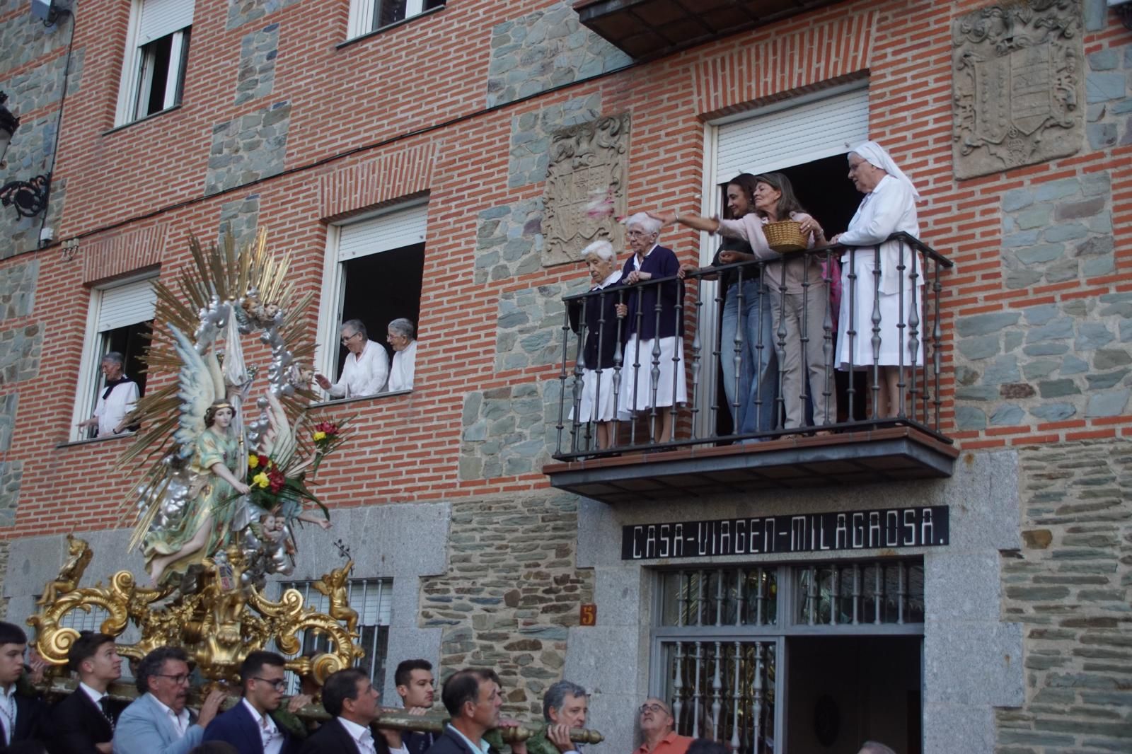 Procesión de Santa Teresa en Alba 2025 (61).jpeg