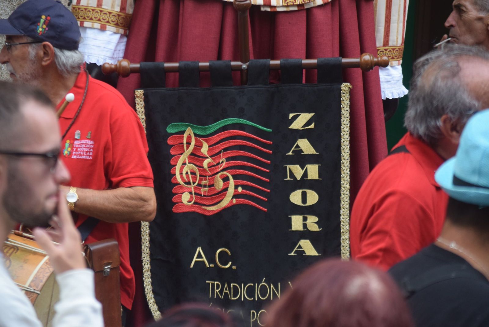 pasacalles-gigantes-y-gigantillas-5