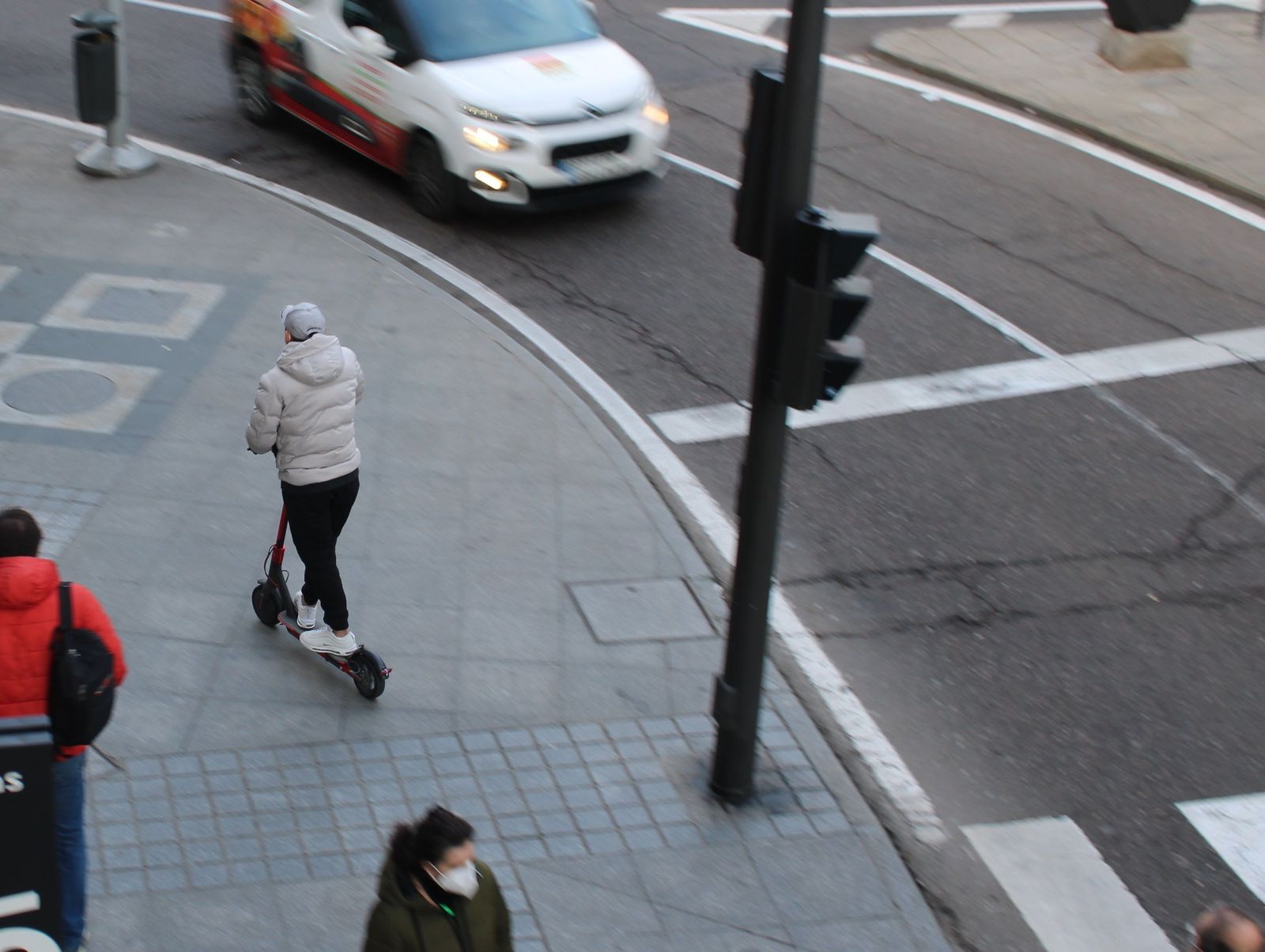 Patinete eléctrico. Foto de archivo