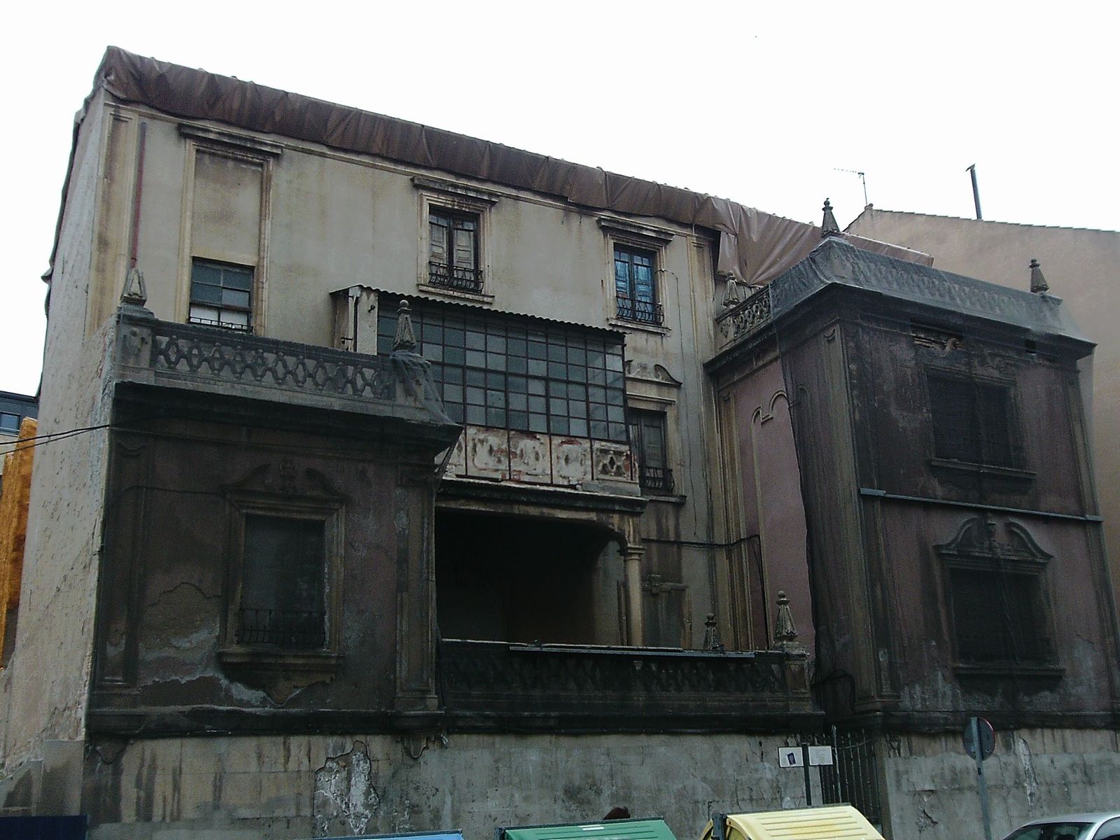 Caseron neobarroco Avenida de Italia. Hispania Nostra