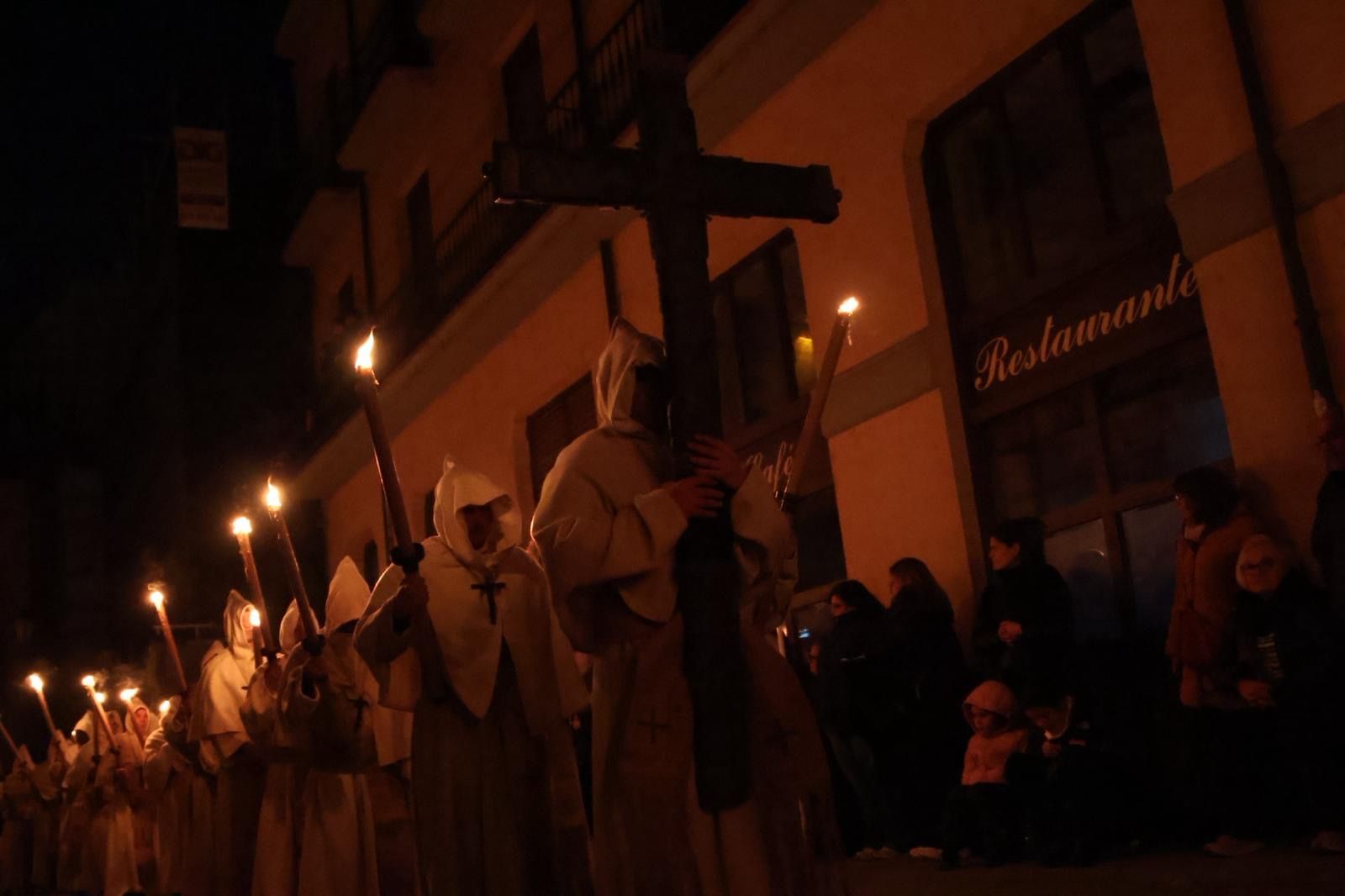 GALERÍA | Revive en imágenes la procesión de la Buena Muerte