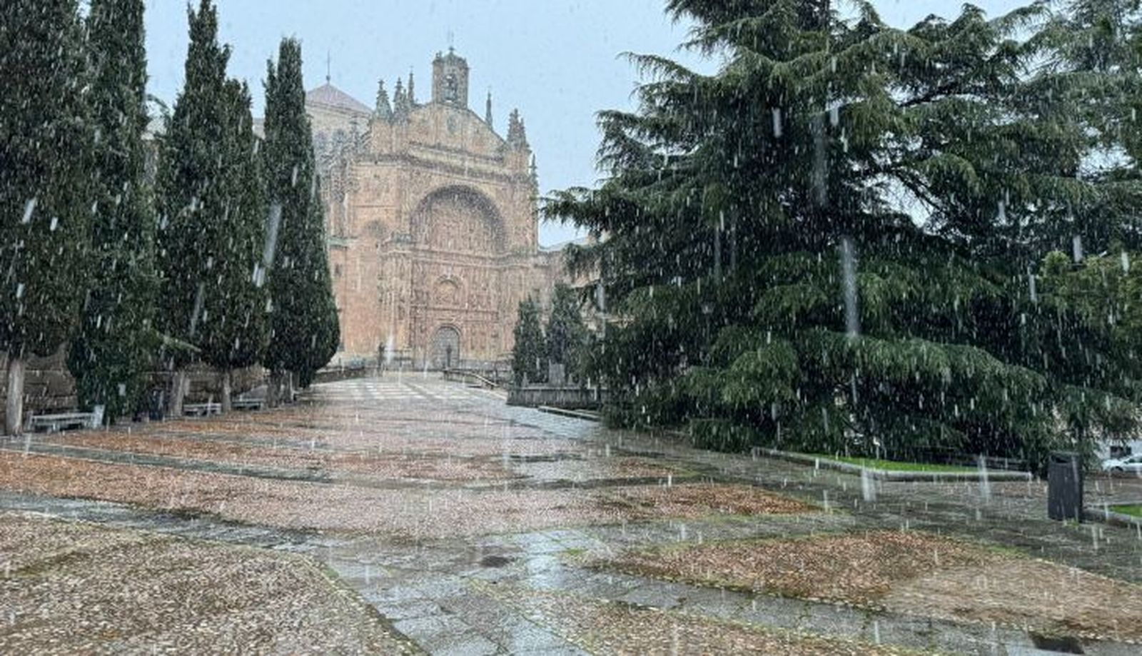La nieve se deja ver en la provincia de Salamanca durante este Domingo de Resurrección La nieve se deja ver en la provincia de Salamanca durante este Domingo de Resurrección