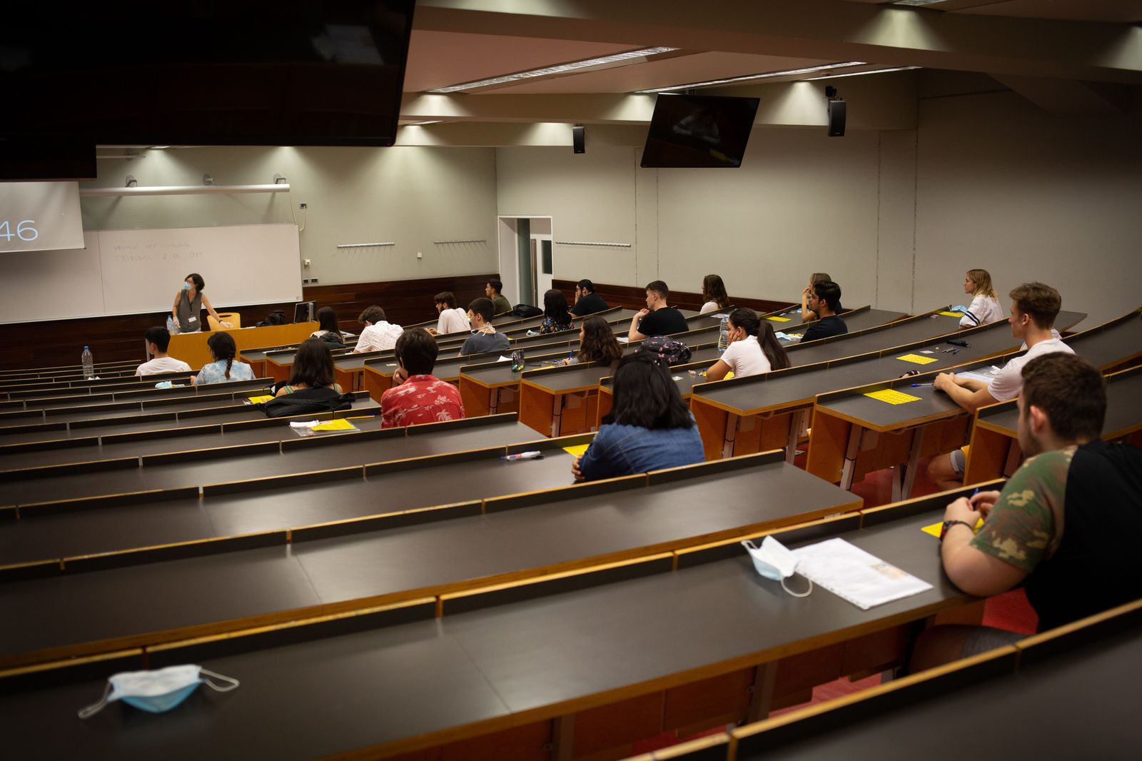 Estudiantes de bachillerato antes de comenzar los exámenes de la Evaluación para el Acceso a la Universidad. Foto de archivo.
