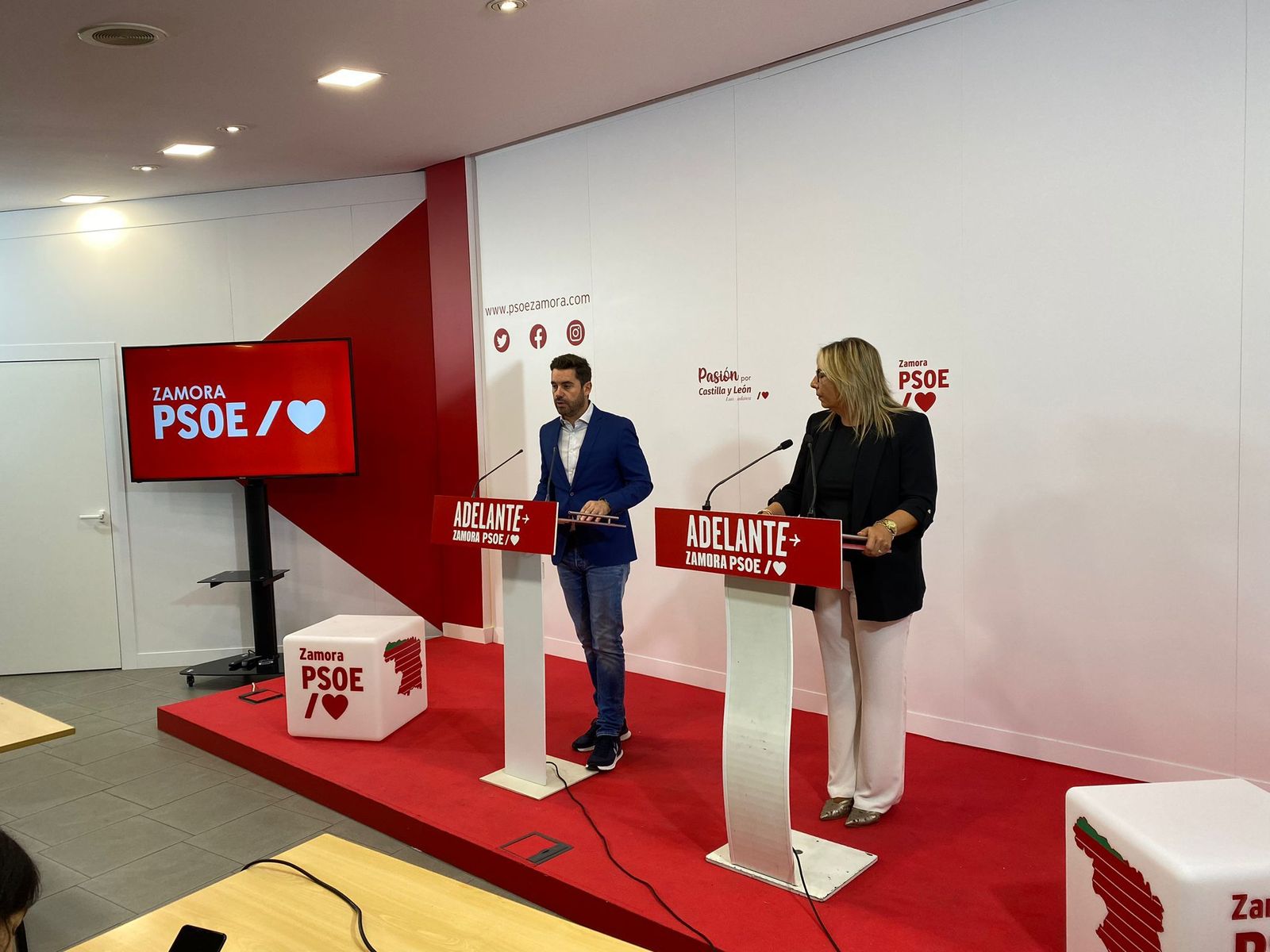 El PSOE de Zamora denuncia el “desgobierno” que sufren los ayuntamientos de Toro y Benavente