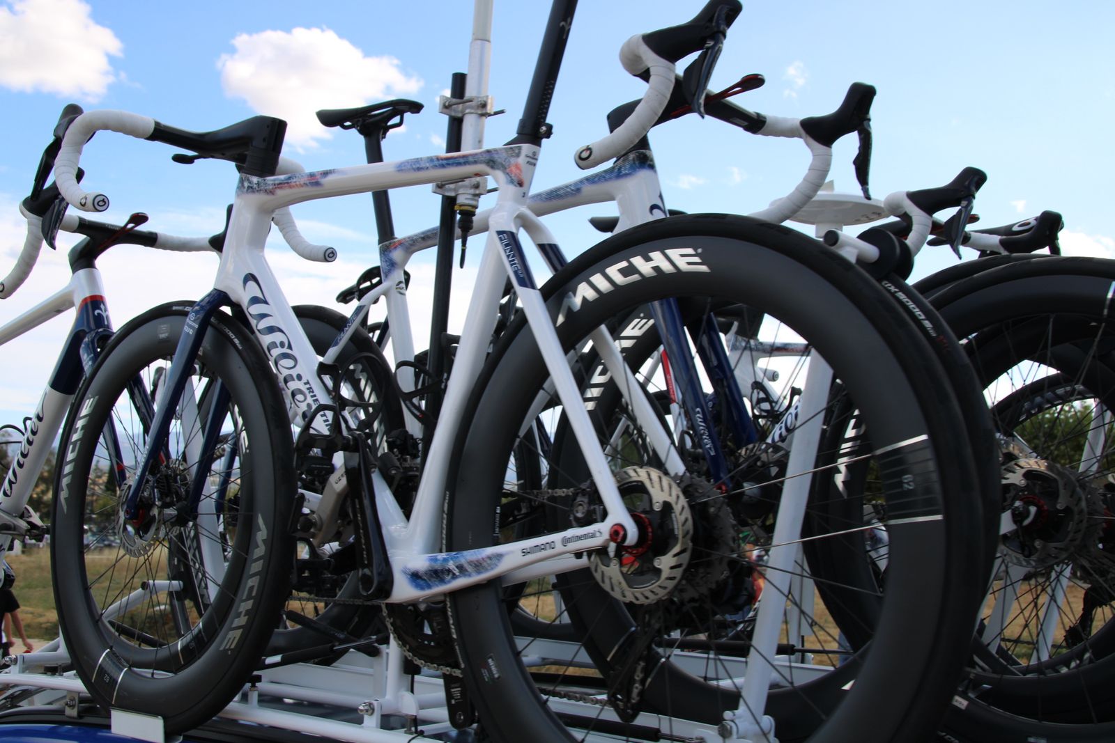 La Vuelta llega a Guijuelo y Philipsen se lleva el esprint