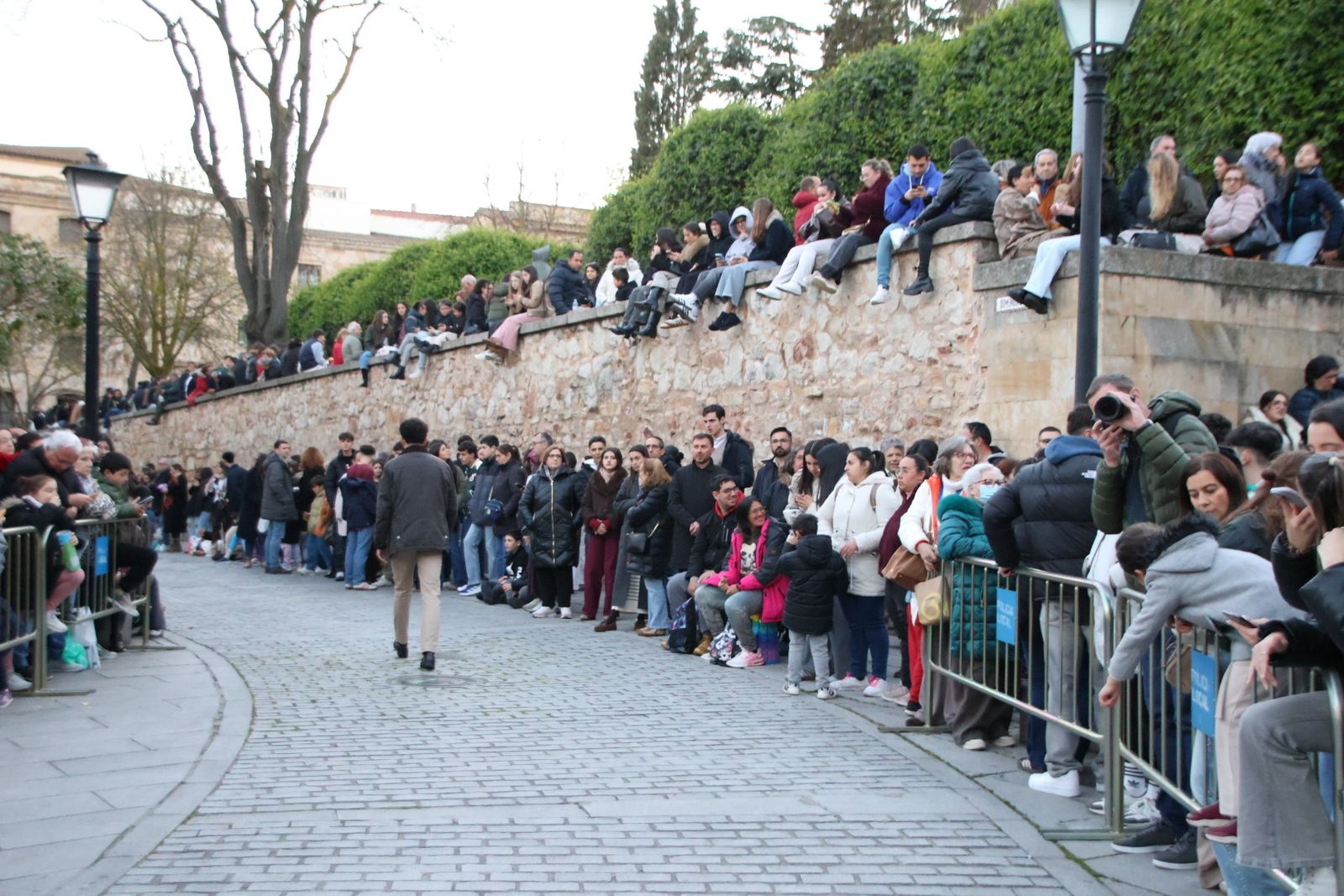 Así ha sido el ambiente en la procesión del Cristo de los Doctrinos y la Virgen de la Amargura