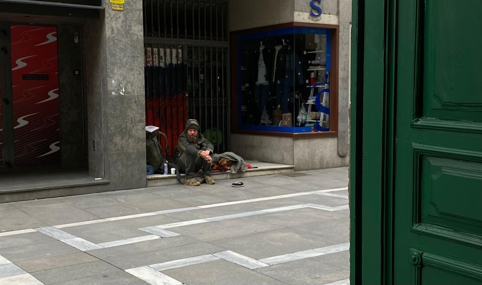 Una persona mendigando en Santa Clara