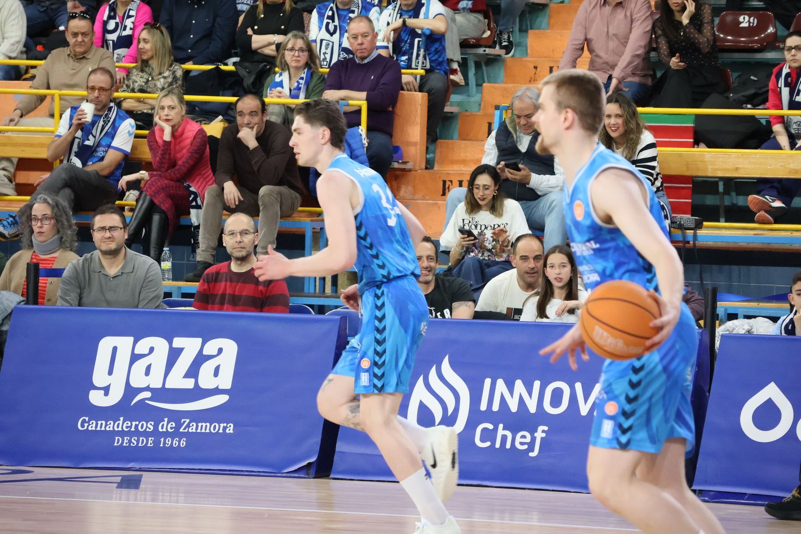 GALERÍA | El duelo entre el CB Zamora y el Hestia Menorca, en imágenes