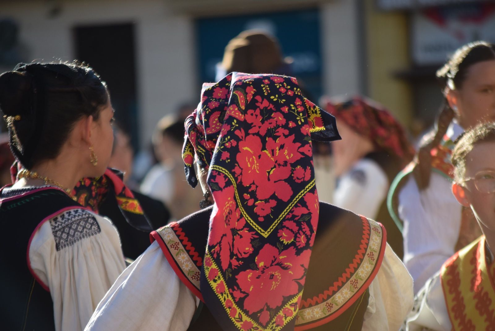 dona-urraca-celebra-en-la-plaza-mayor-el-dia-de-la-danza-26