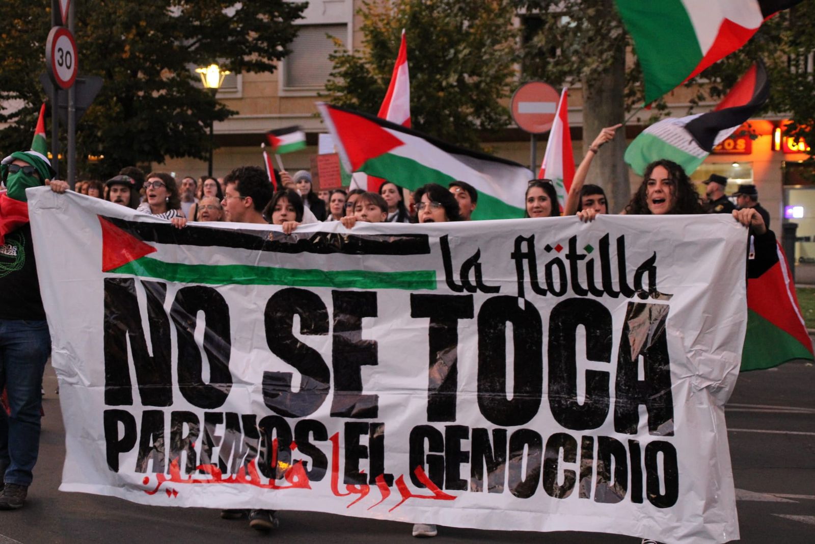Medio millar de personas se manifiestan en Salamanca en apoyo a Palestina y la flotilla