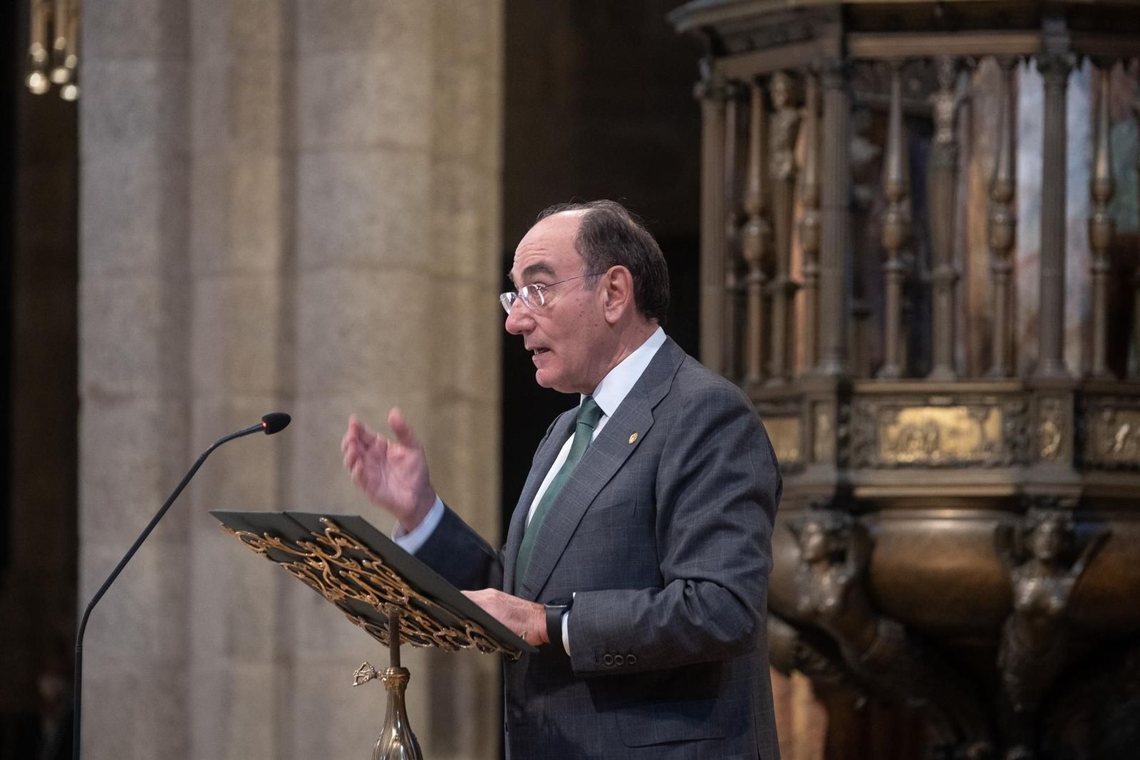 El presidente de Iberdrola, José Ignacio Sánchez Galán, durante la inauguración de la nueva iluminación interior de la Catedral de Santiago de Compostela - Europa Press - Archivo