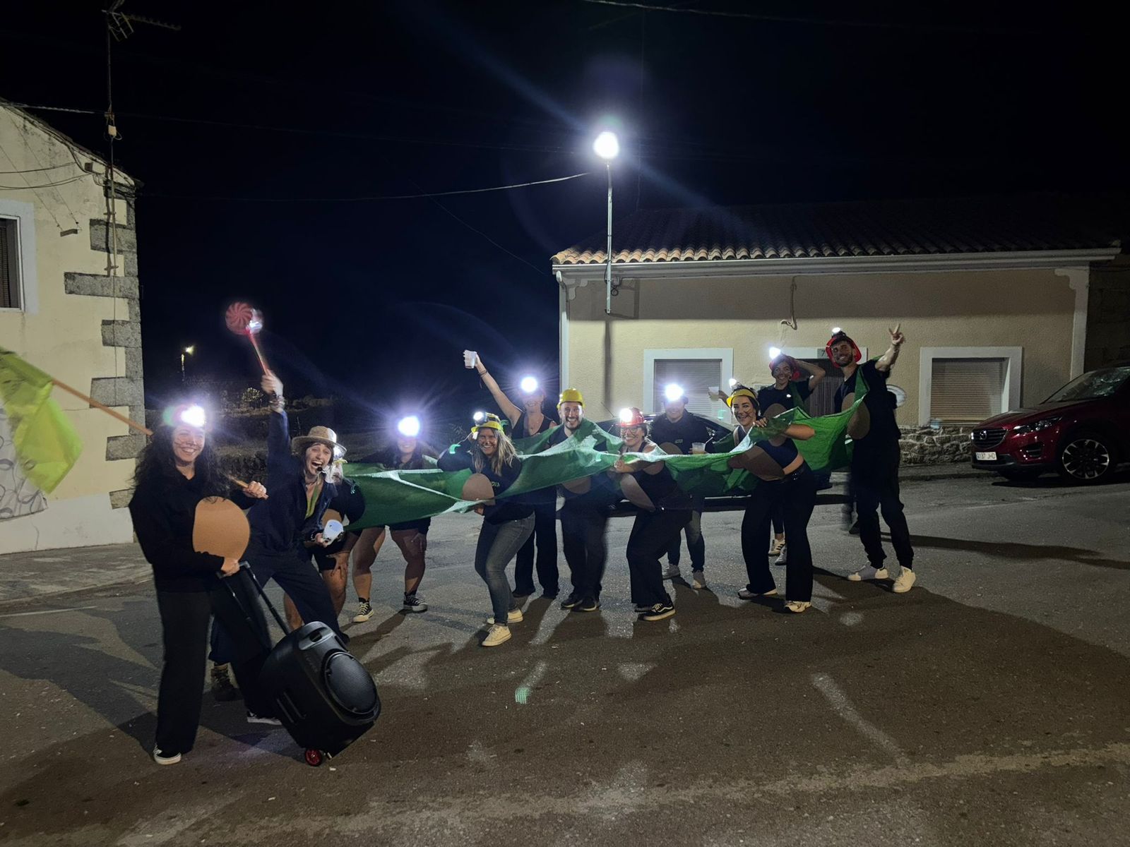 Desfile de peñas en Masueco 2025