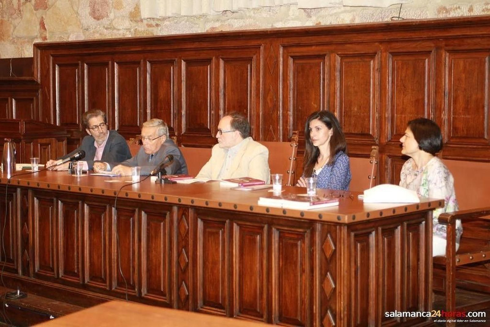 Homenaje a Salustiano de Dios.