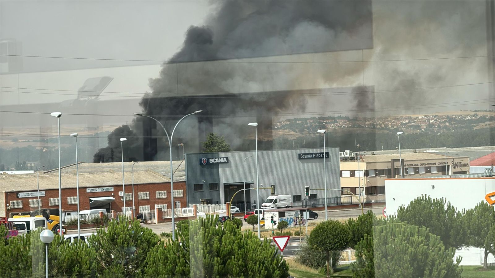 Incendio visible a varios kilómetros de distancia 2.jpeg