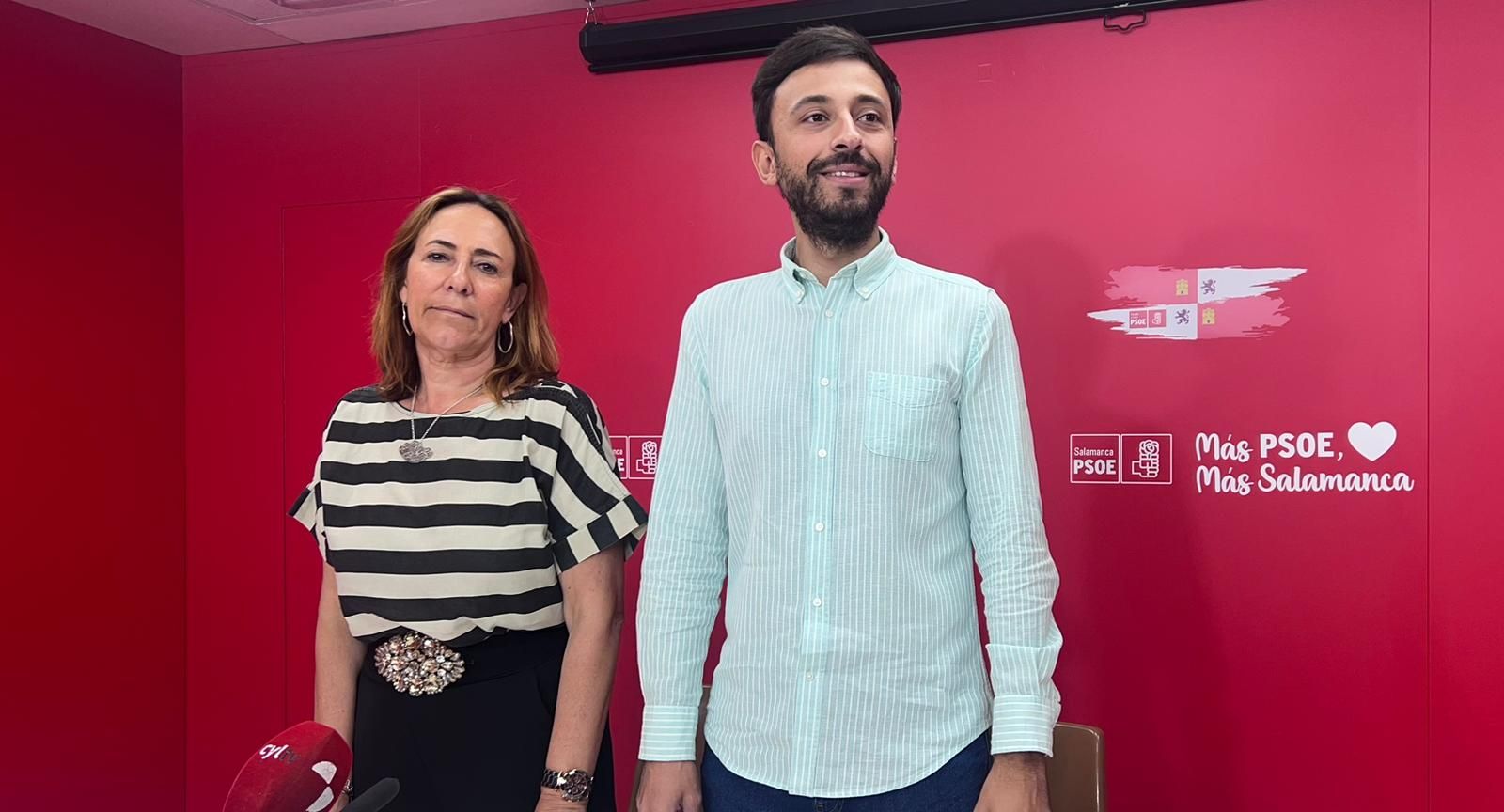 Rosa Rubio y Fran Díaz en la sede del PSOE de Salamanca