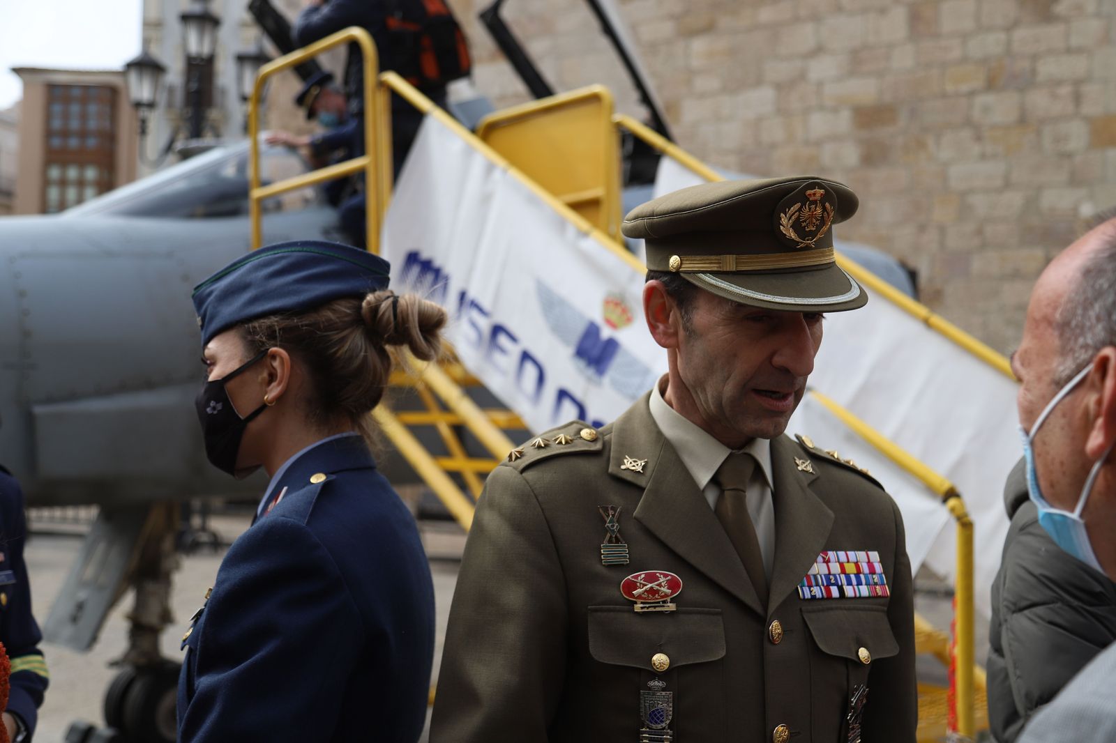 Exposición del Ejército del Aire en la Plaza Mayor de Zamora Foto María Lorenzo (1)