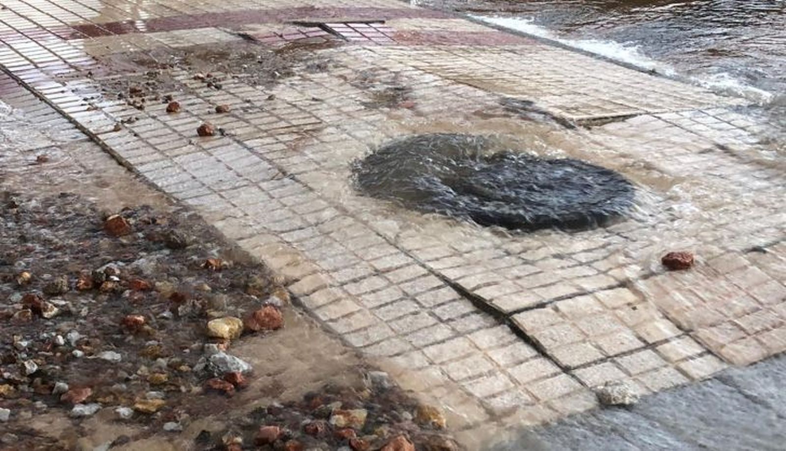 Reventón en Filiberto Villalobos (2)