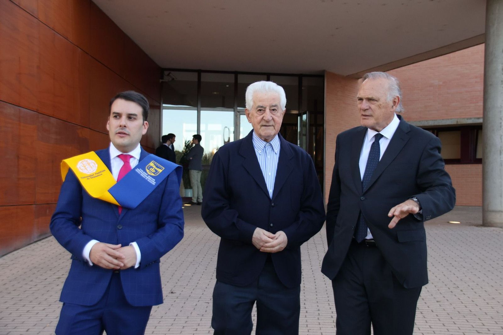 Pedro Piqueras es distinguido como Colegial de Honor del Colegio Mayor Hispanoamericano Nuestra Señora de Guadalupe de la Universidad Pontificia de Salamanca