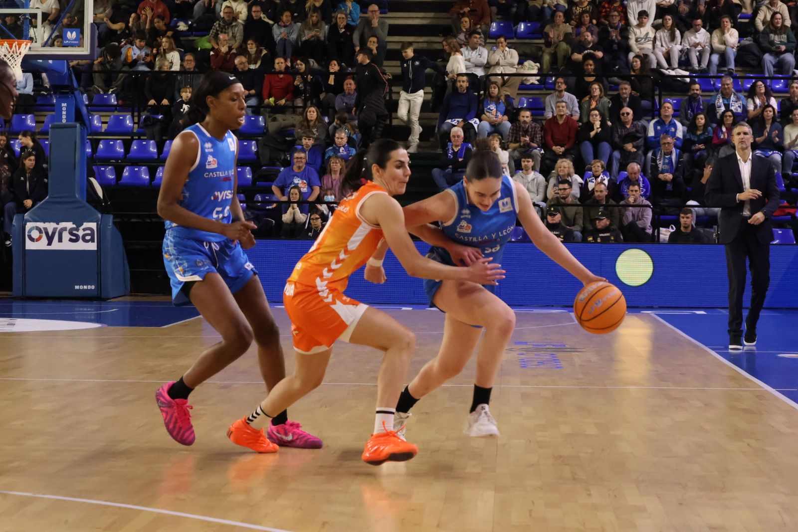 Perfumerías Avenida - Valencia Basket