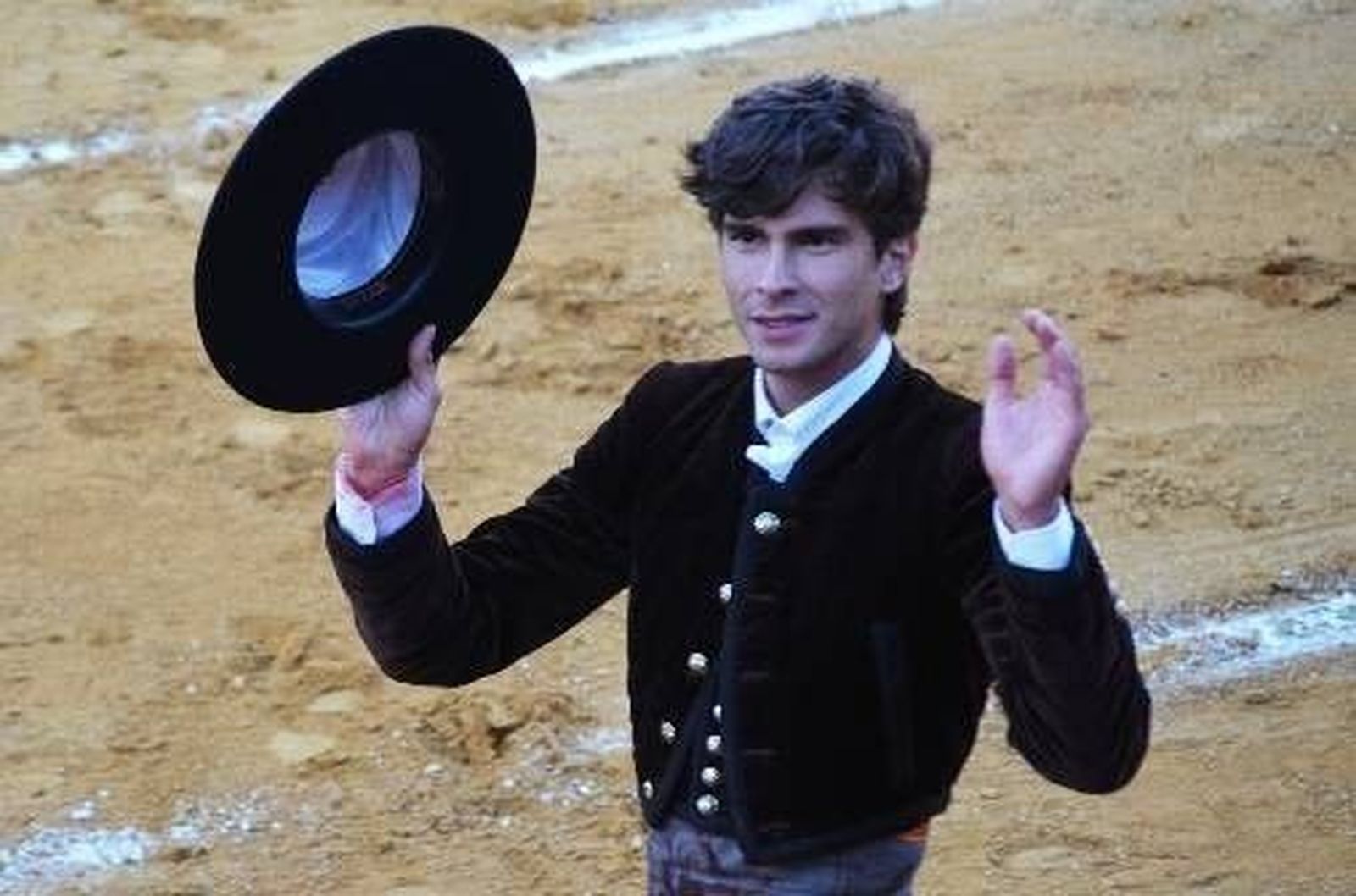 Eduardo Gallo, sólido y templado corta una oreja