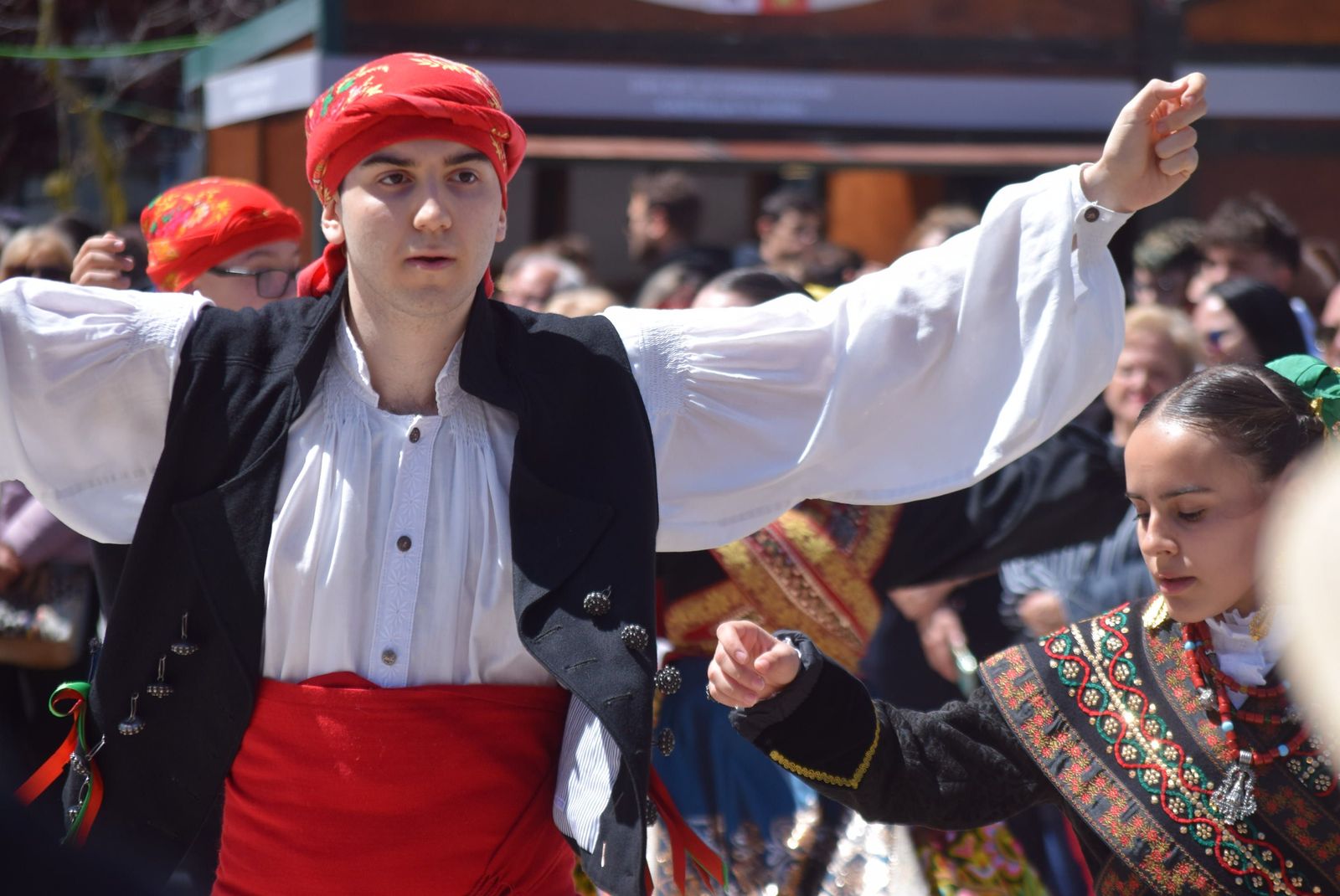 actuacion-dona-urraca-en-la-marina-15