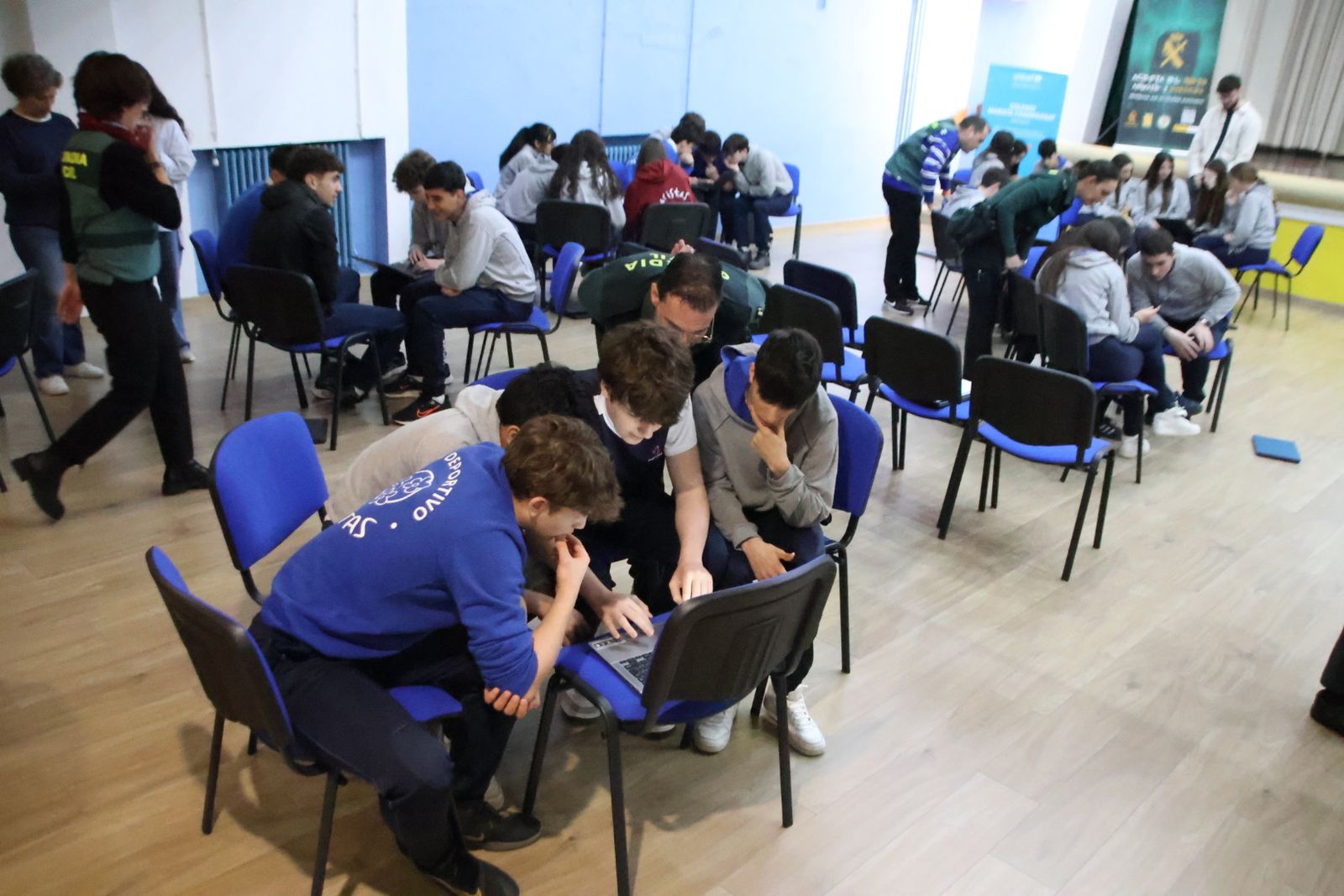 Reportaje ciberliga con Guardia Civil en Maristas