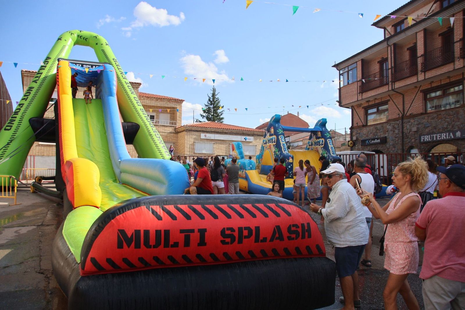 Megatobogán y parque acuático