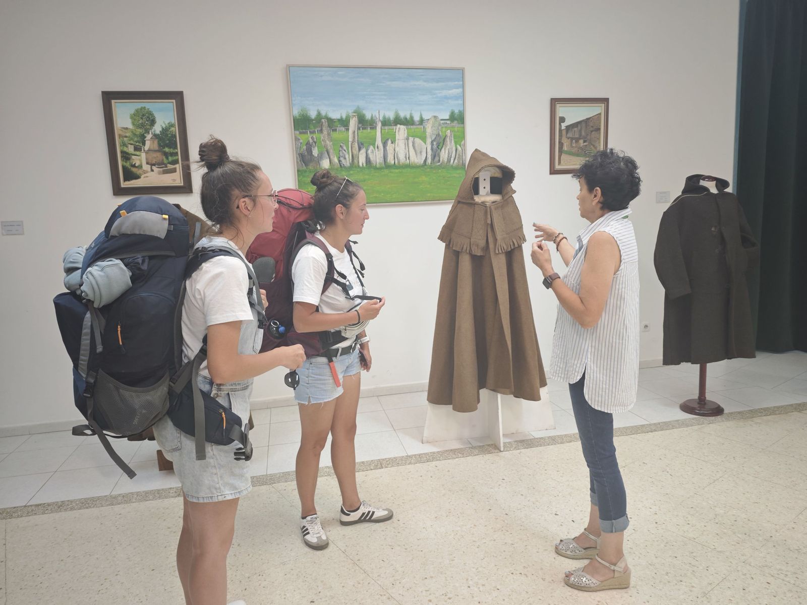 La comarca de Aliste ha vivido este mes de agosto un intenso homenaje a su tradición con la exposición de la Capa Parda Alistana