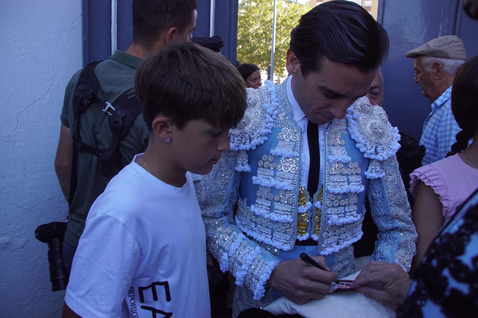 Así ha vivido la afición de La Glorieta el primer cartel de figuras de la feria: imágenes del ambiente en los tendidos y en el patio de cuadrillas