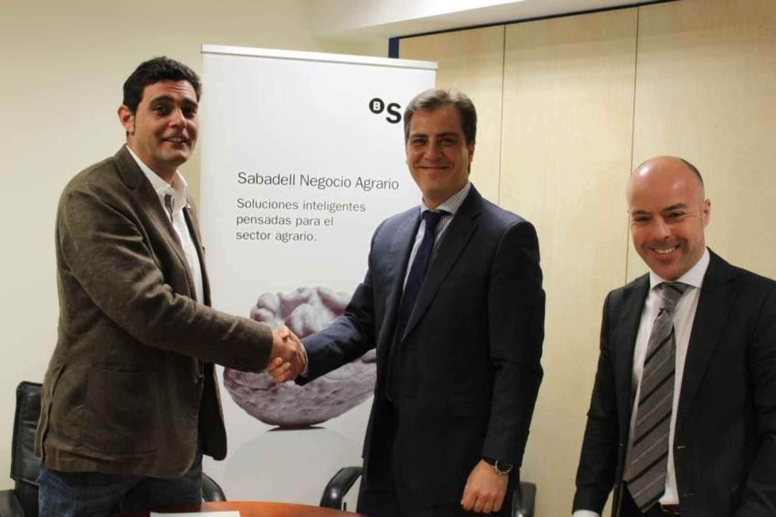 Asaja y Banco Sabadell firman un acuerdo para mejorar la financiación