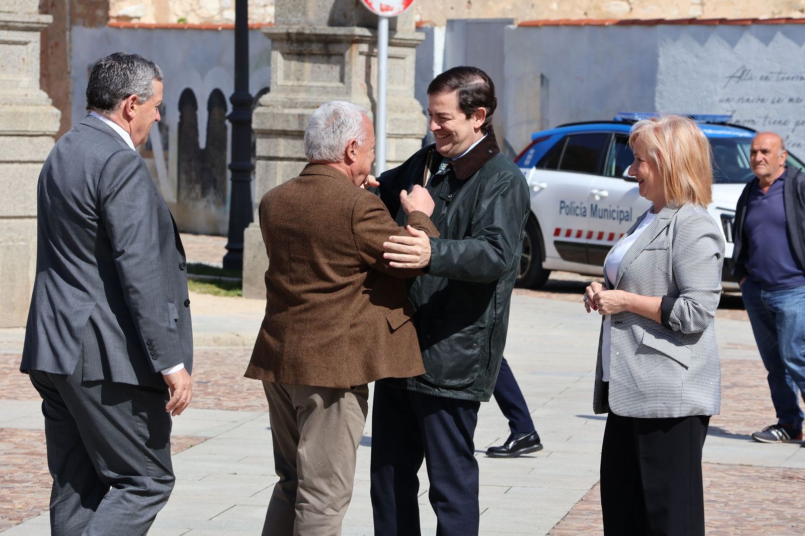 GALERÍA | La visita de Alfonso Fernández Mañueco a la Catedral de Zamora, en imágenes