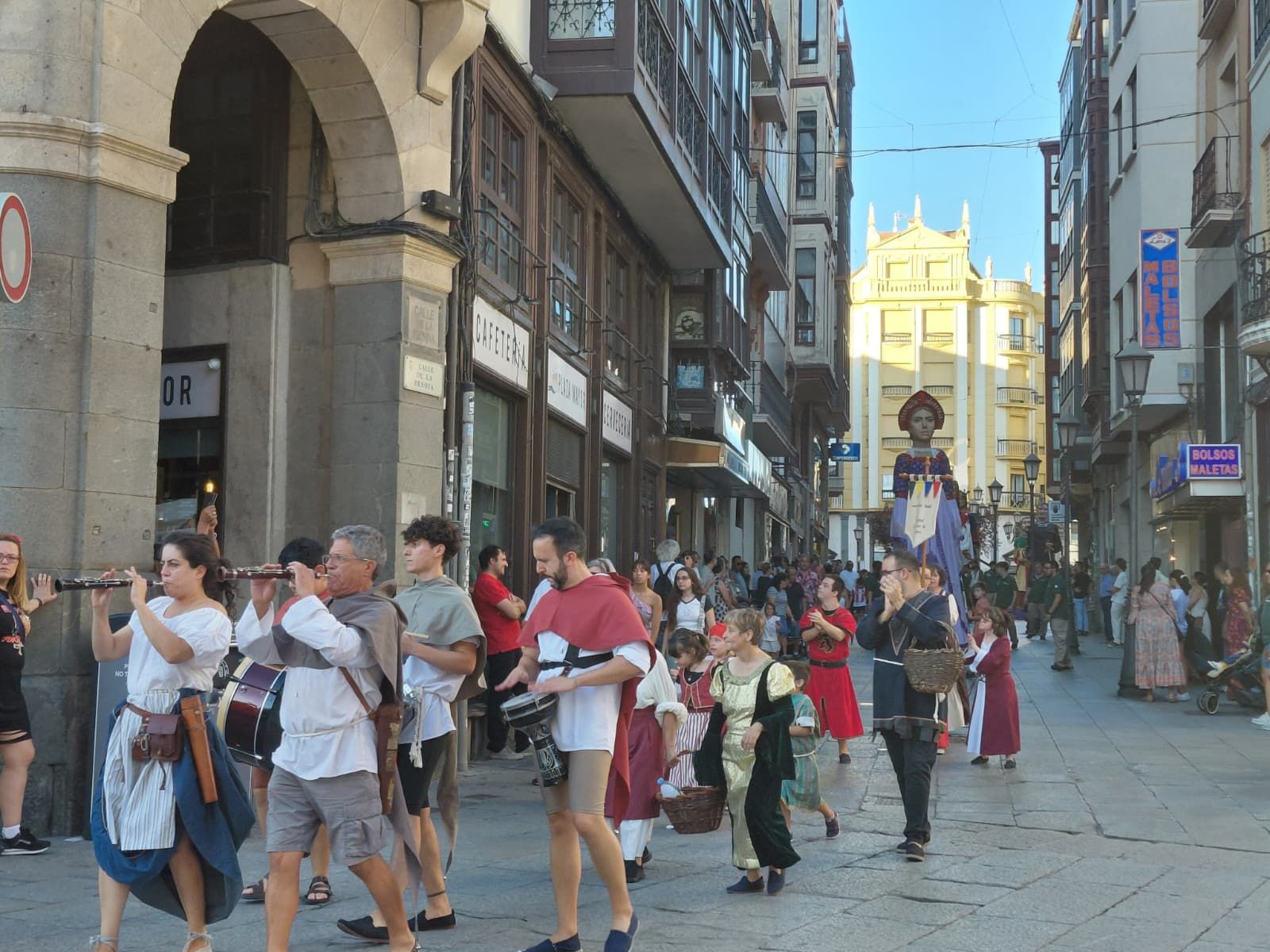 Pasacalles de Cabezudos y Gigantes “El cerco de Zamora” de Capitonis Durii 2025