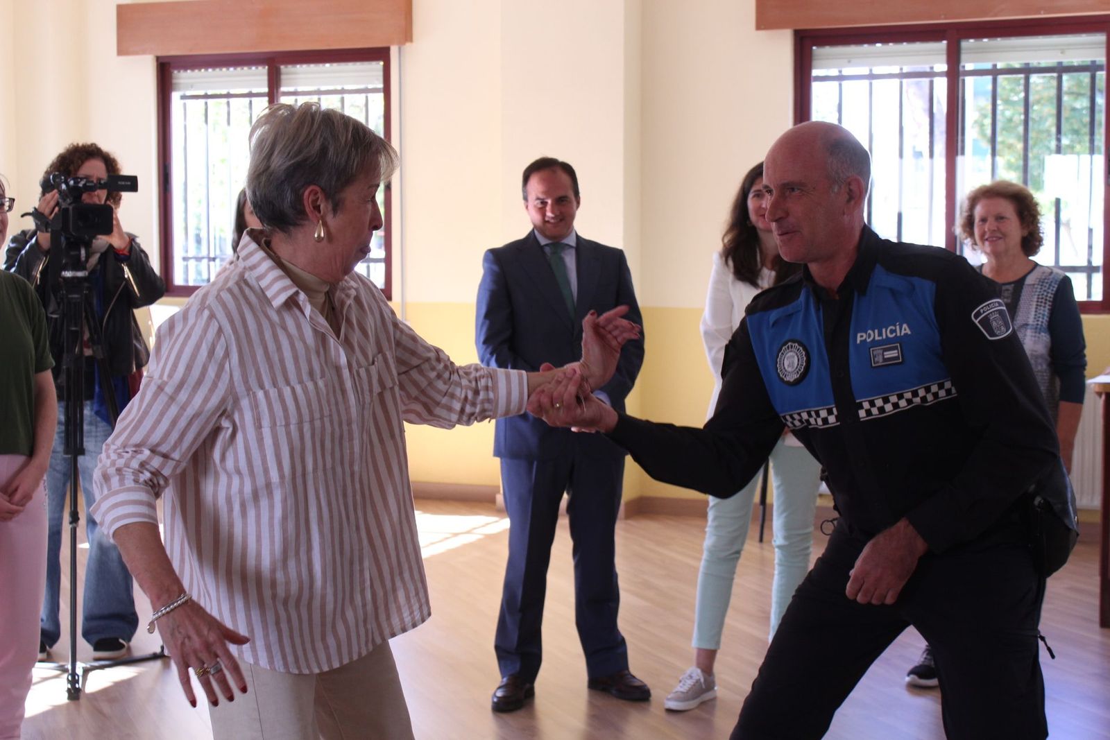 Comienza el taller de autodefensa para mujeres