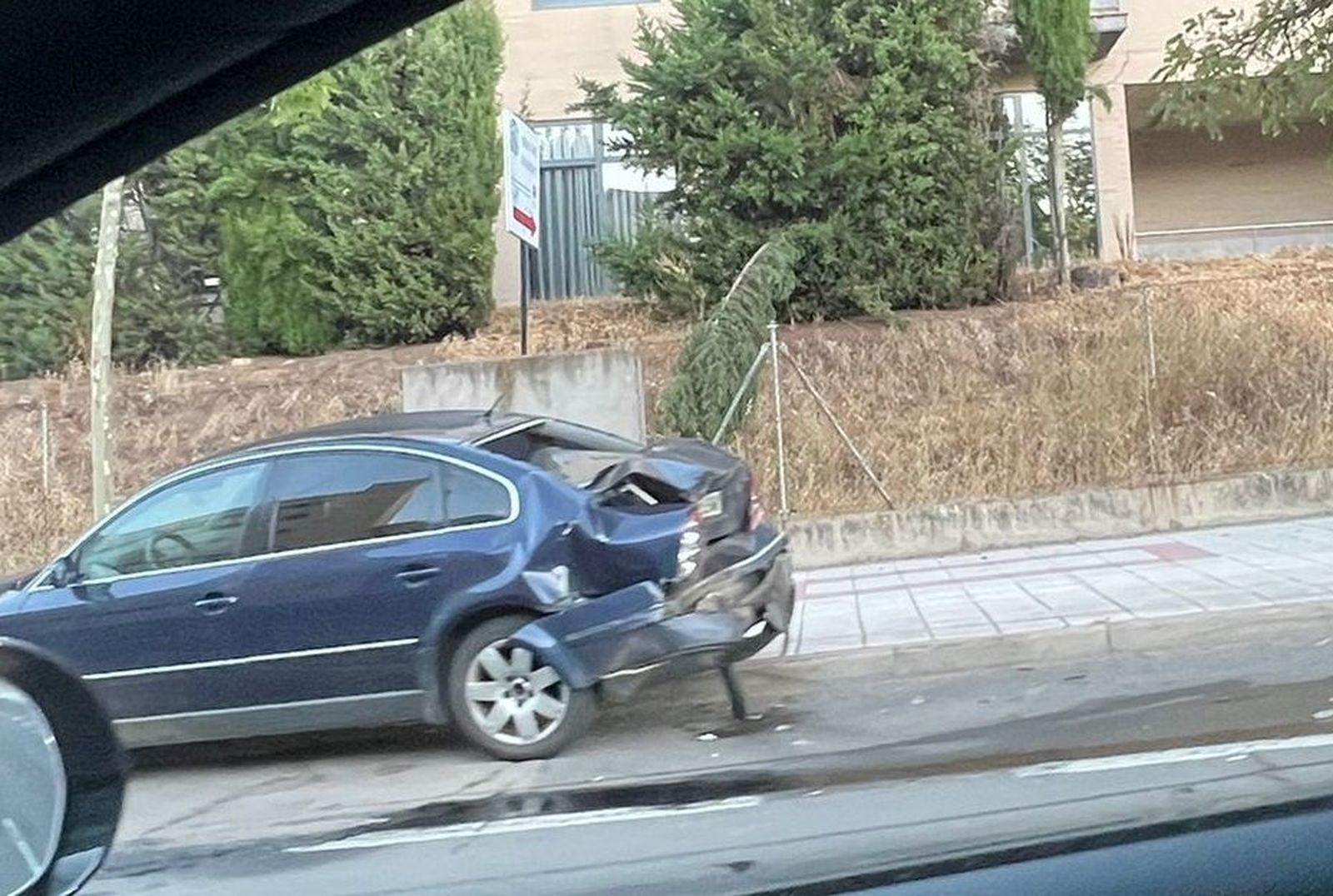 accidente-en-la-avenida-del-doctor-ramos-del-manzano-fotos-s24h-1