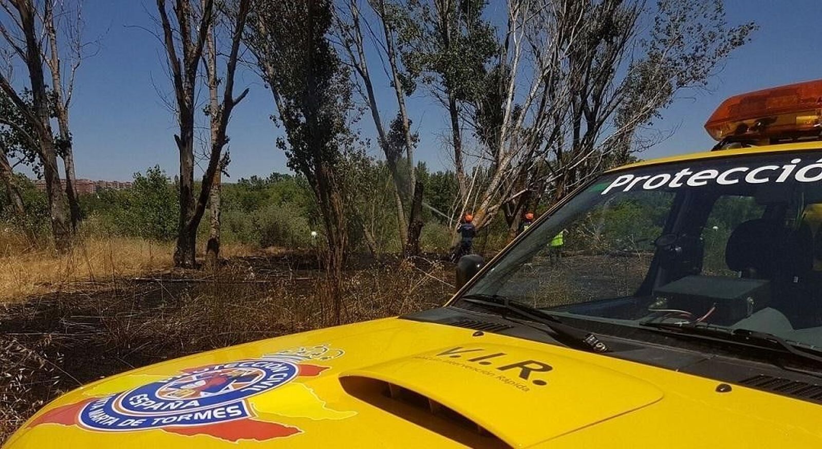 Arden 14.000 metros cuadrados de pasto y maleza en dos incendios en La Fontana