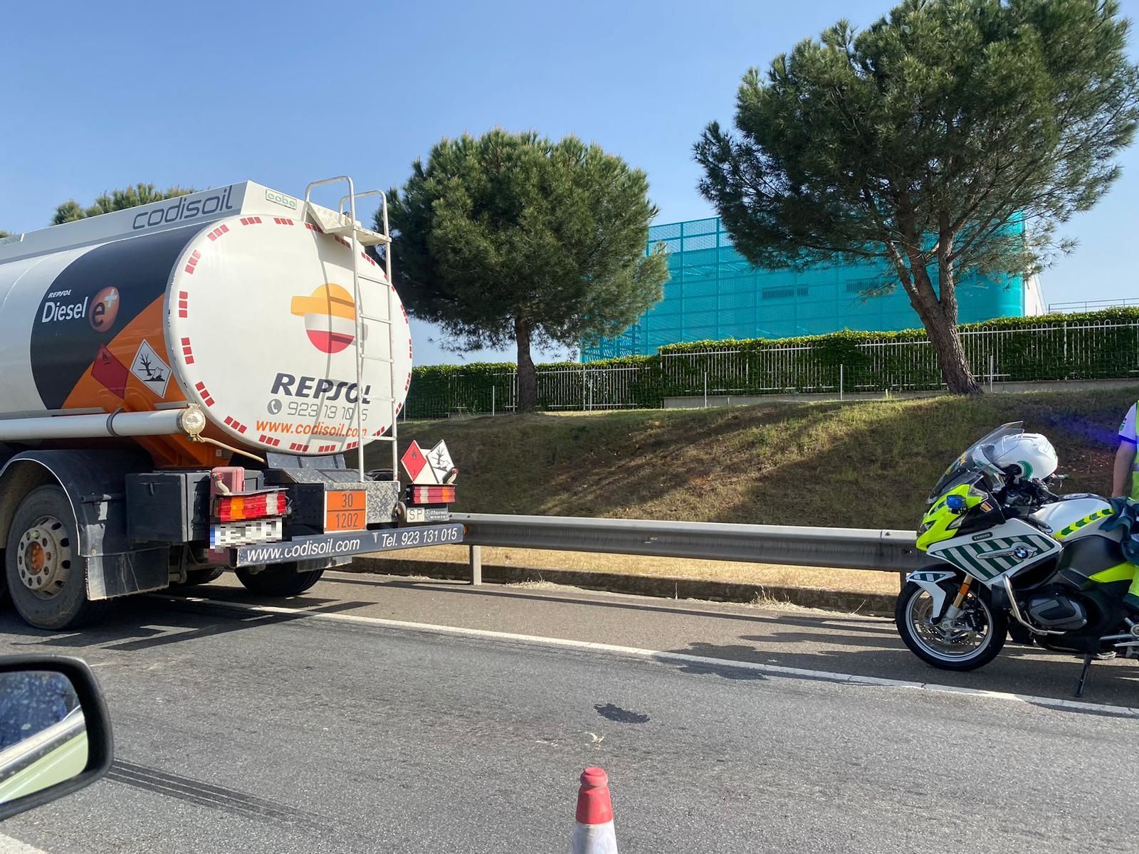 tres-vehiculos-implicados-en-un-accidente-en-carbajosa-de-la-sagrada-fotos-carlos-h-13