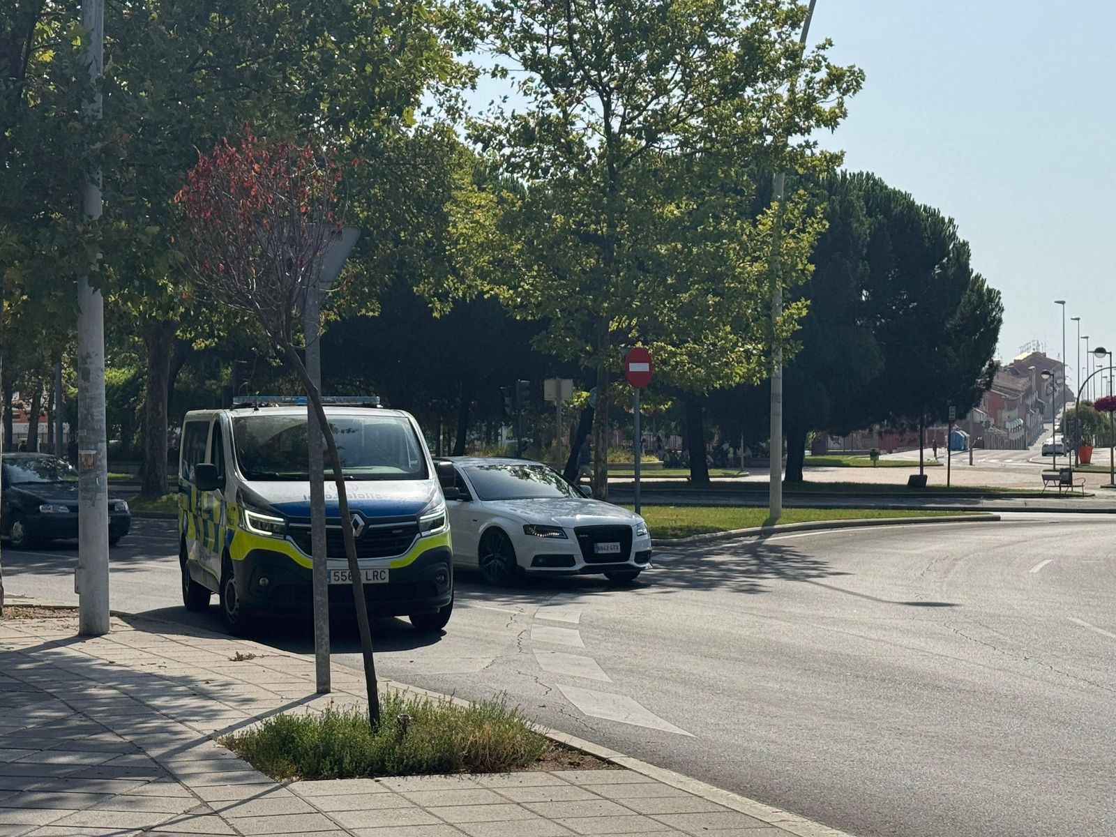 Policía Local en la rotonda de Garrido, en la glorieta de Castilla y León